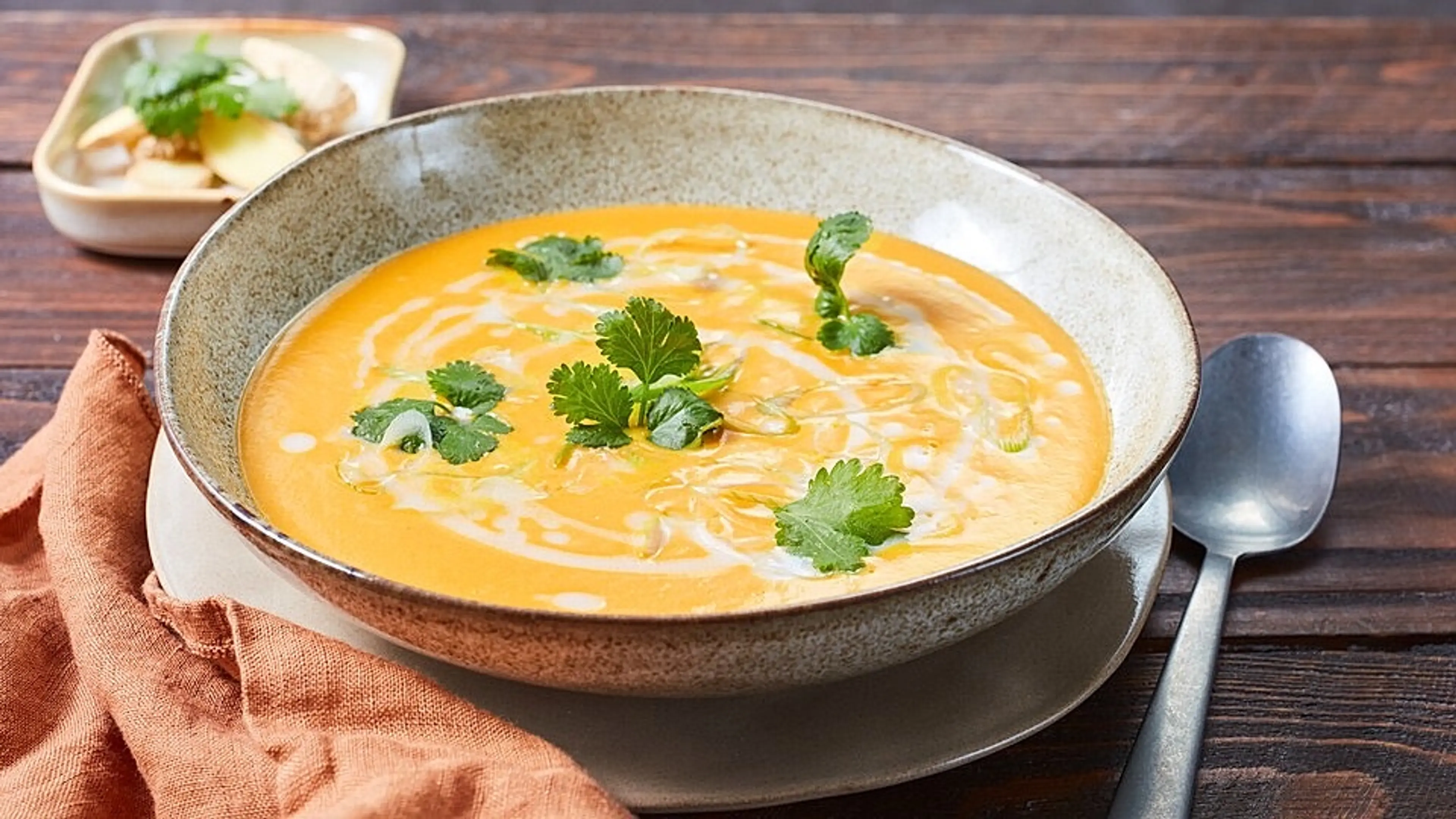 Kürbissuppe mit Ingwer und Kokosmilch