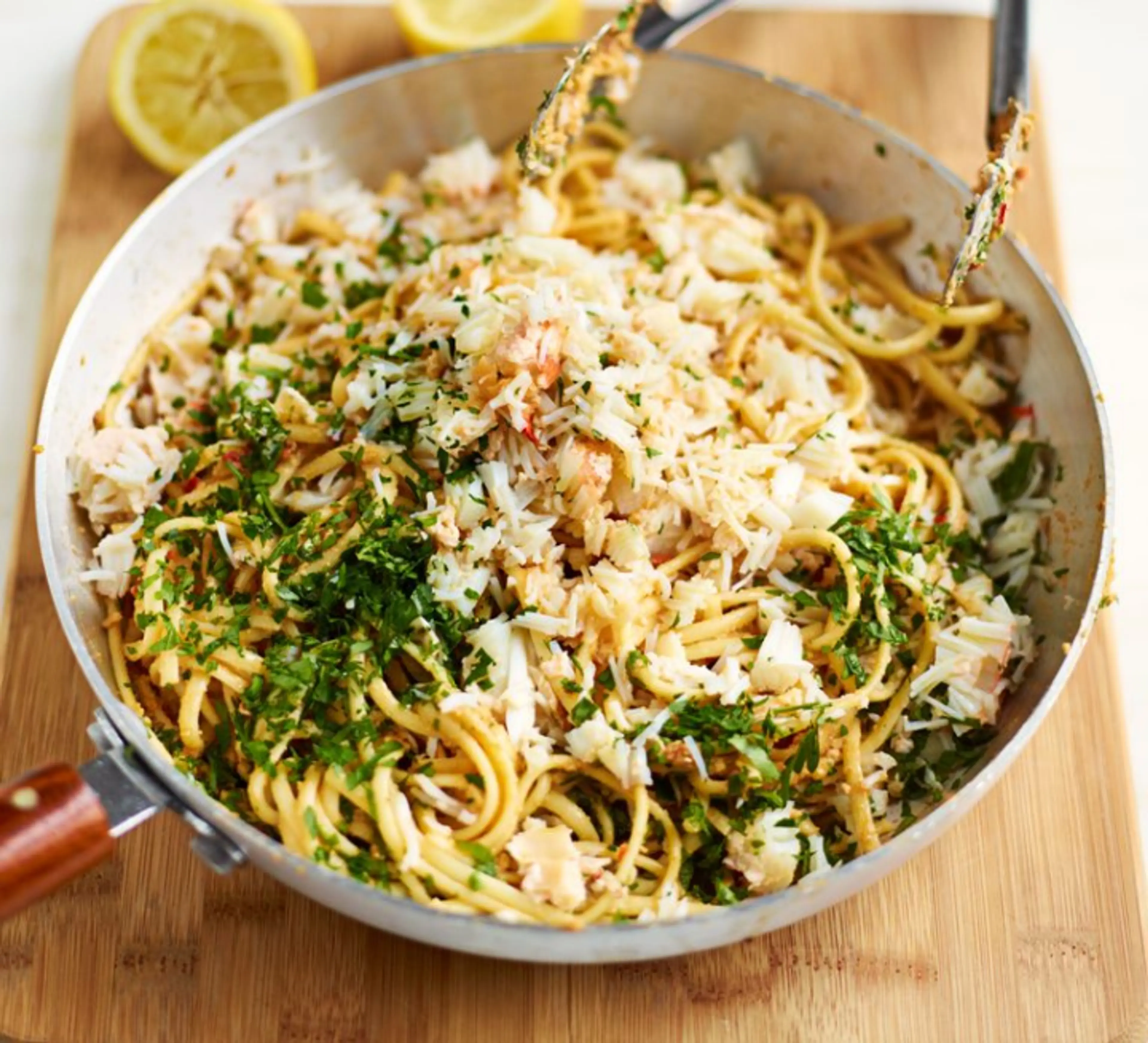 Crab linguine with chilli & parsley