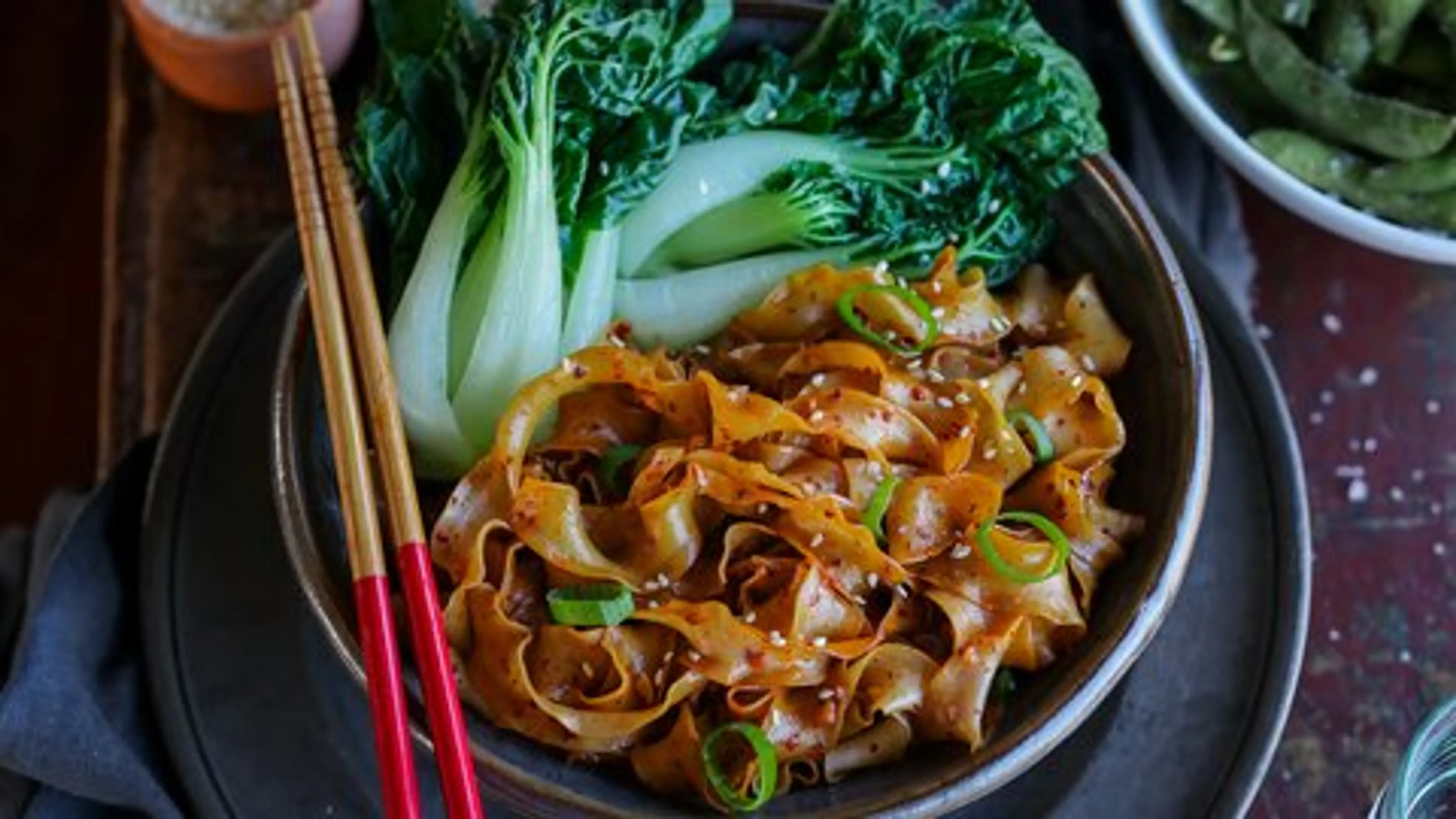 Quick Garlic Chili Noodles