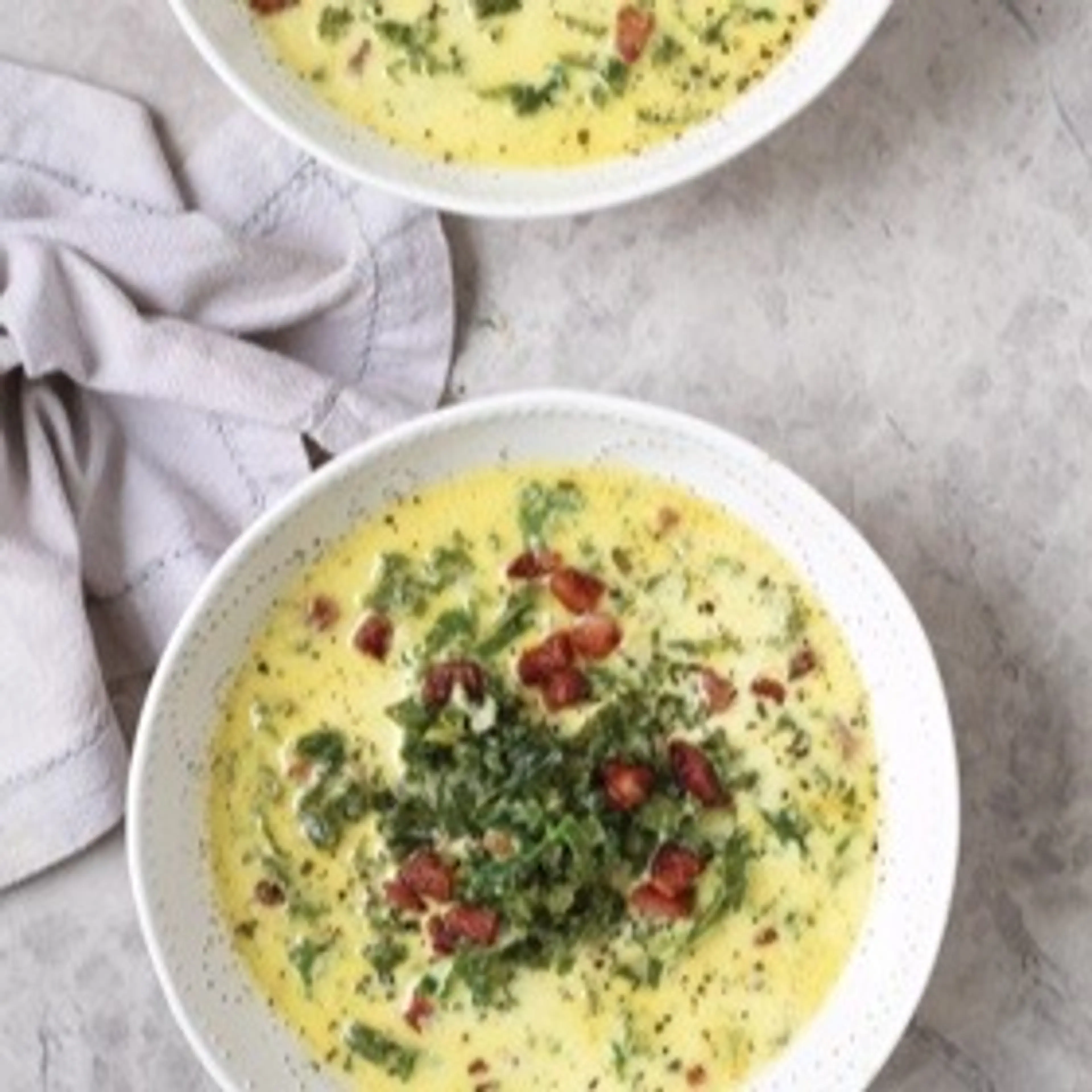 Creamy garlic soup