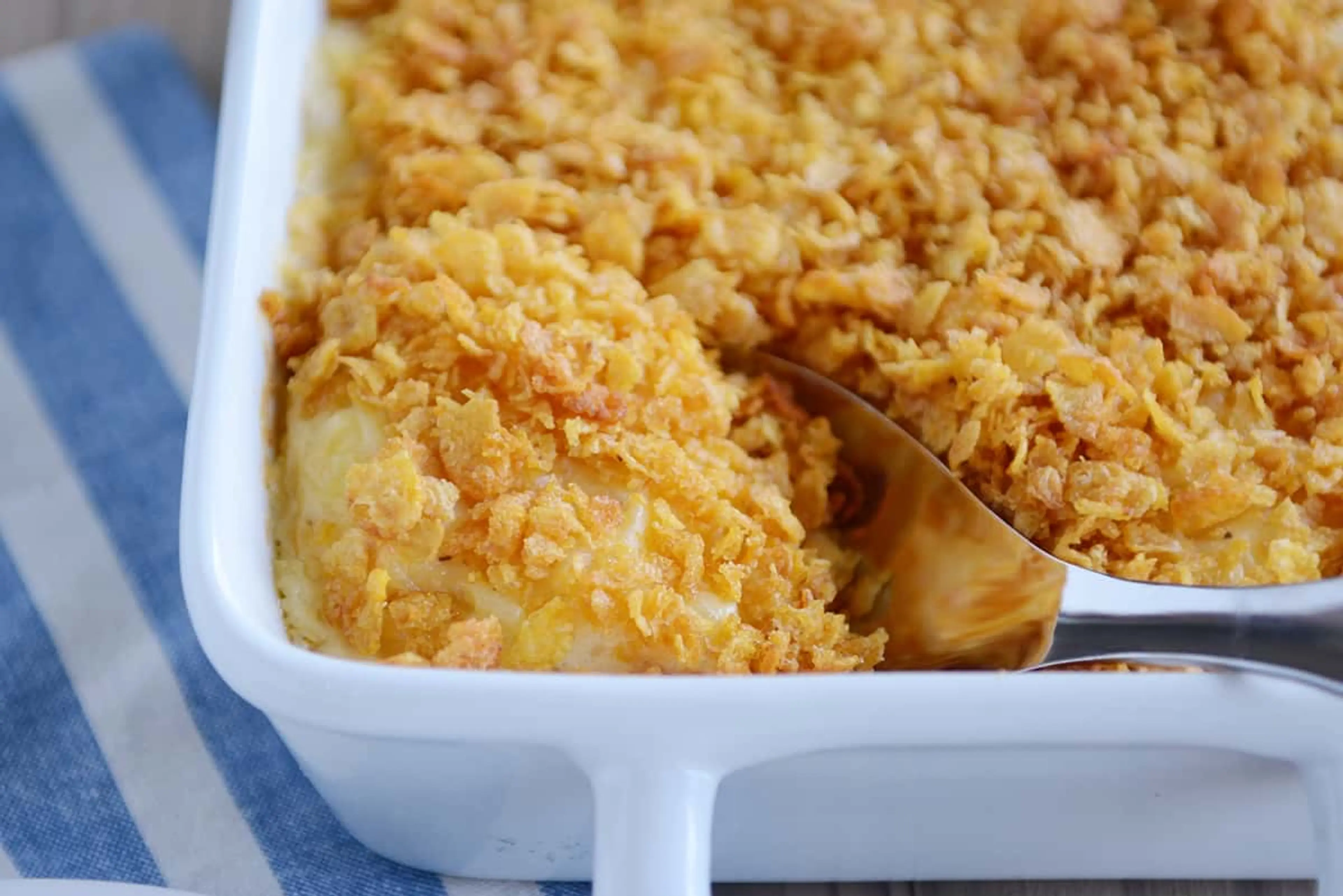 Cheesy Funeral Potatoes {Au Gratin Potatoes}