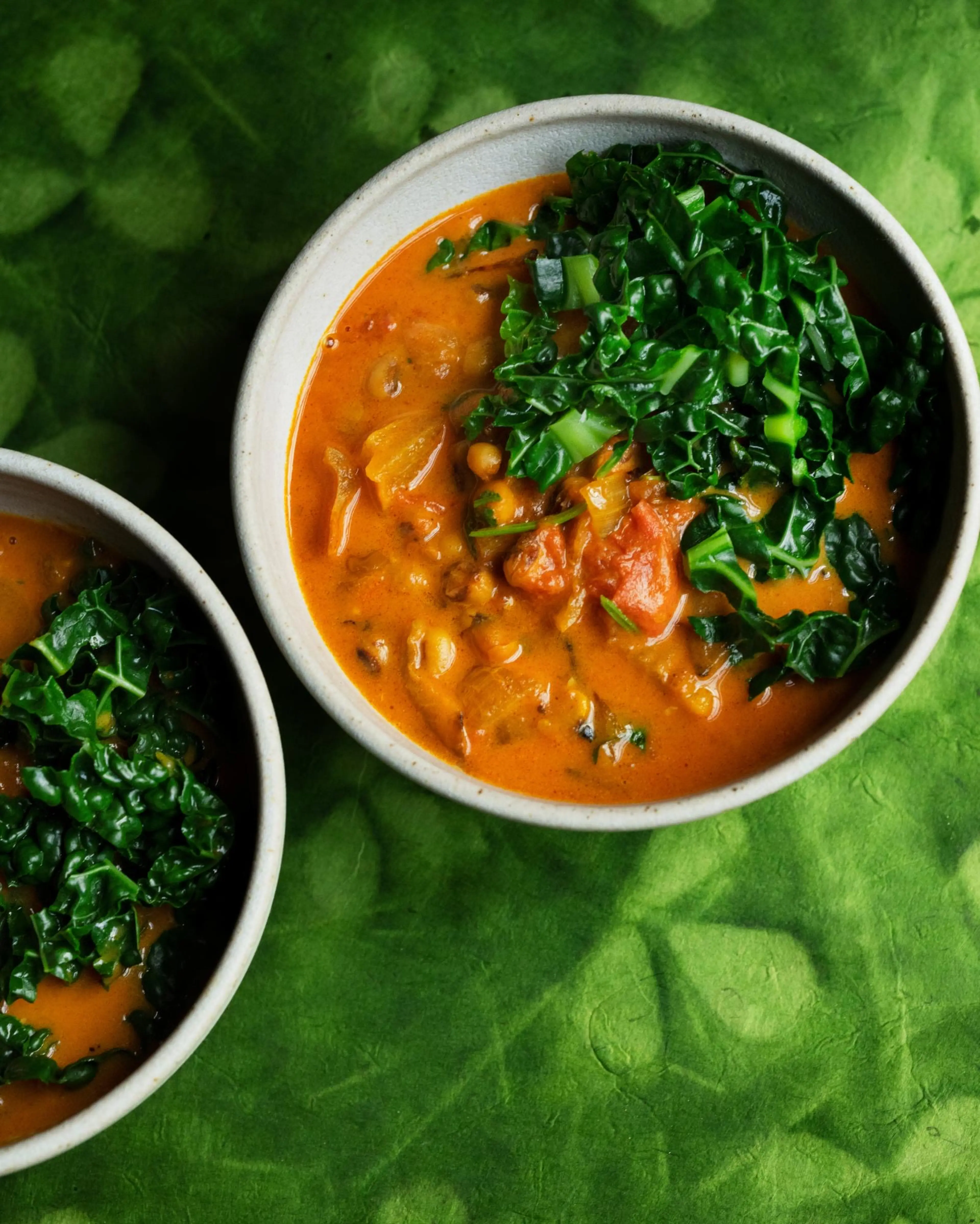 Bohnensuppe mit Kohl und Kokosmilch