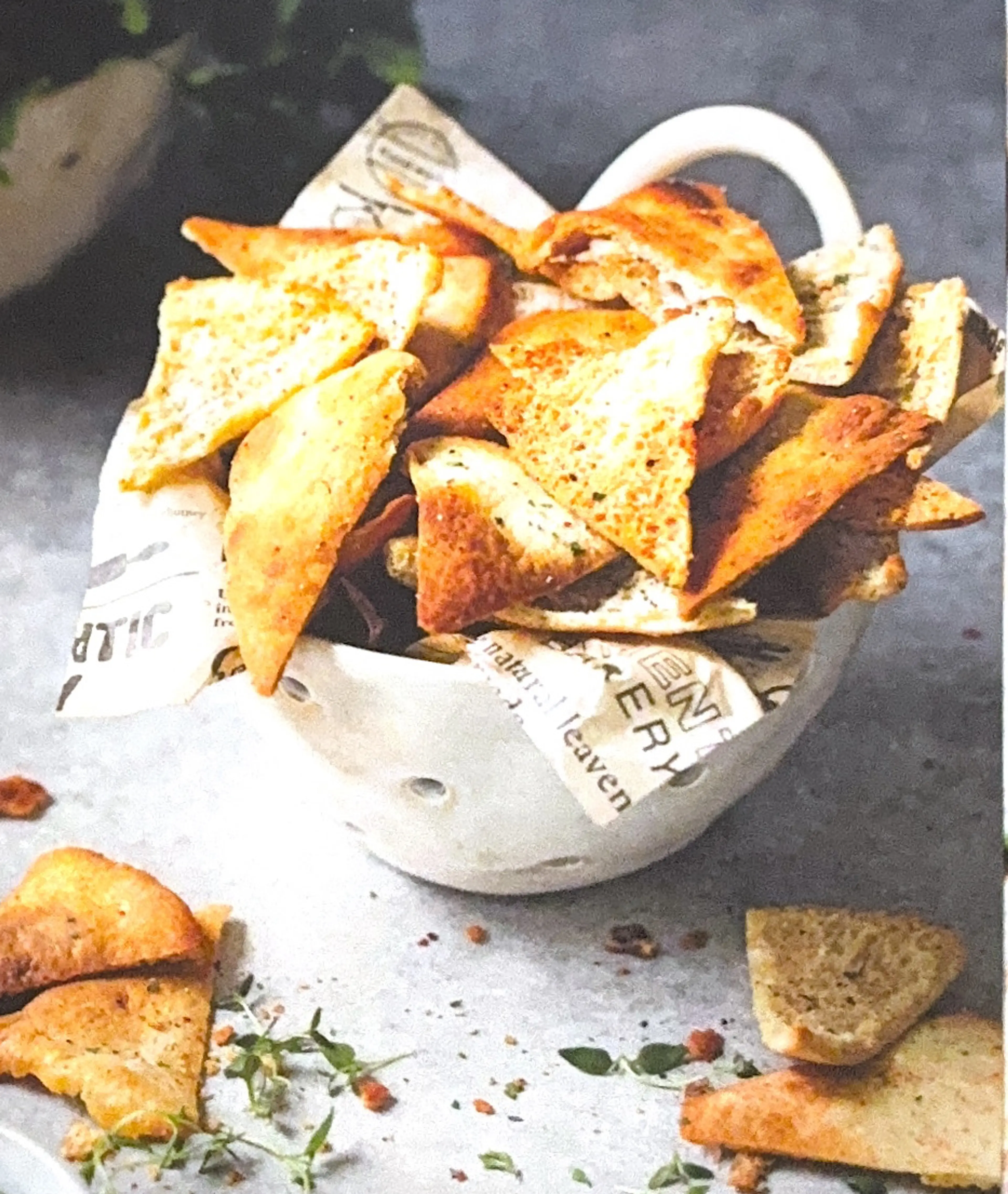 Hummus with Caramelized Beef and Pita Chips