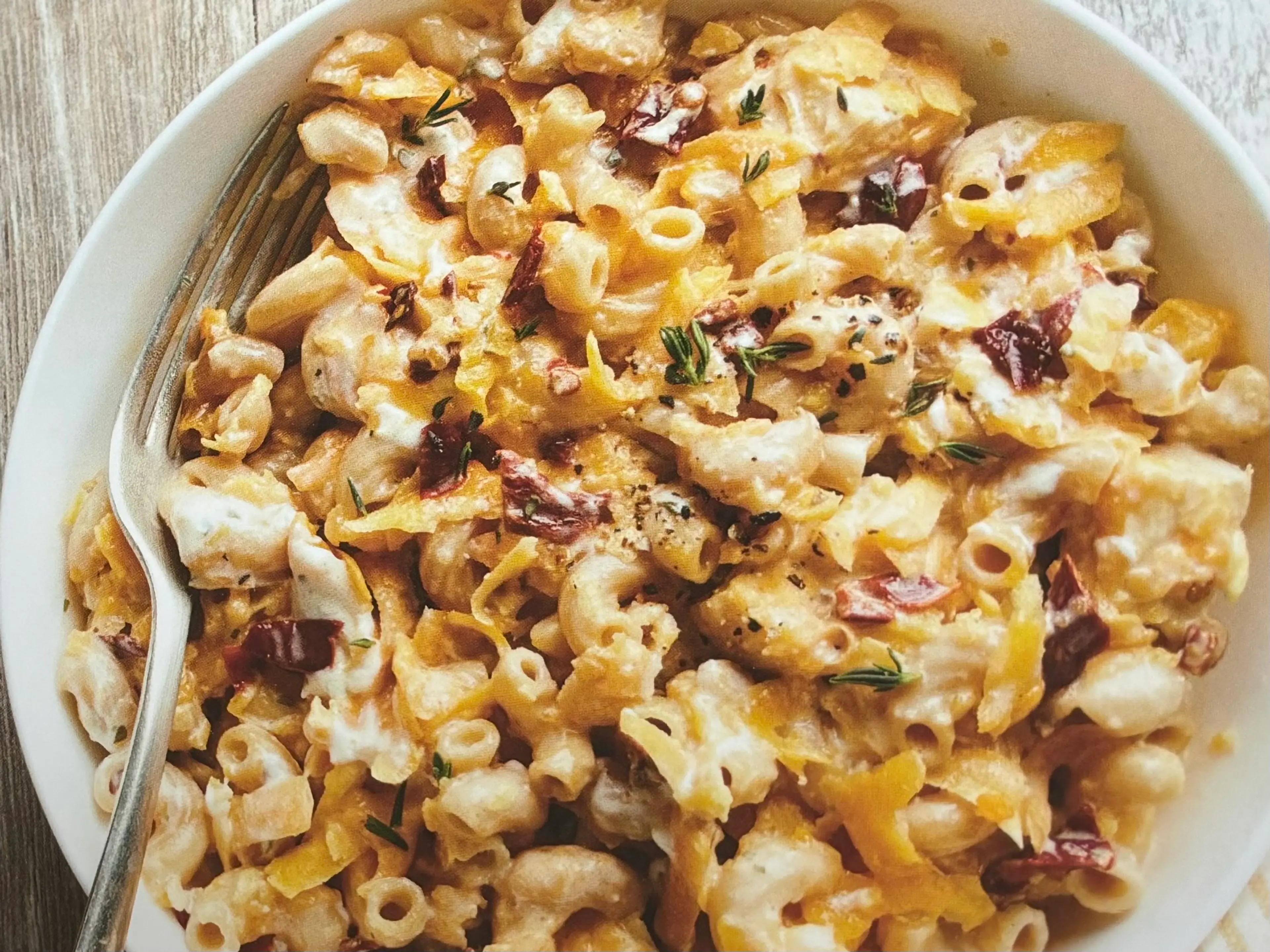 Slow Cooker Chipotle Chicken Maccy Cheese