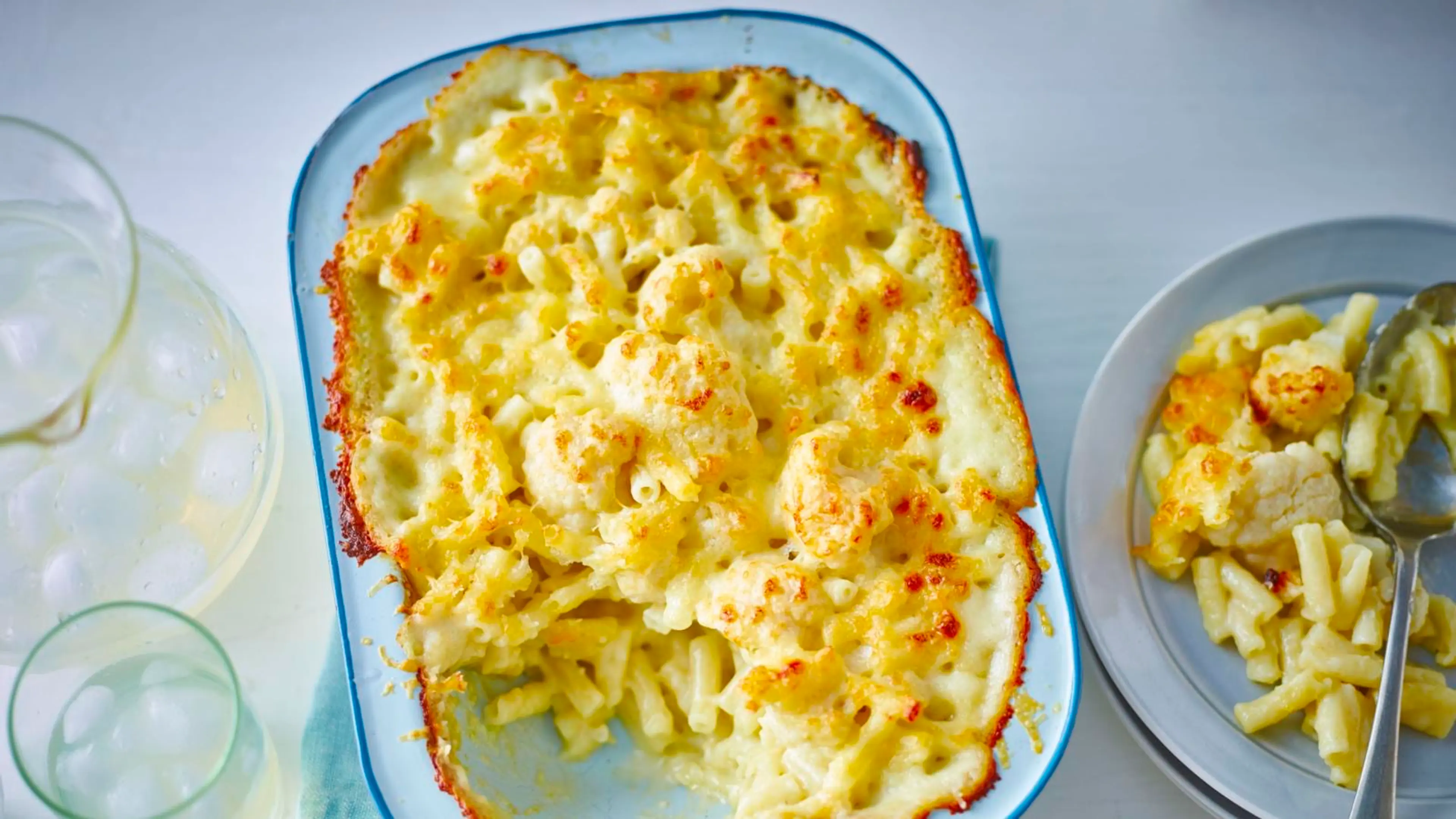 Macaroni cauliflower cheese