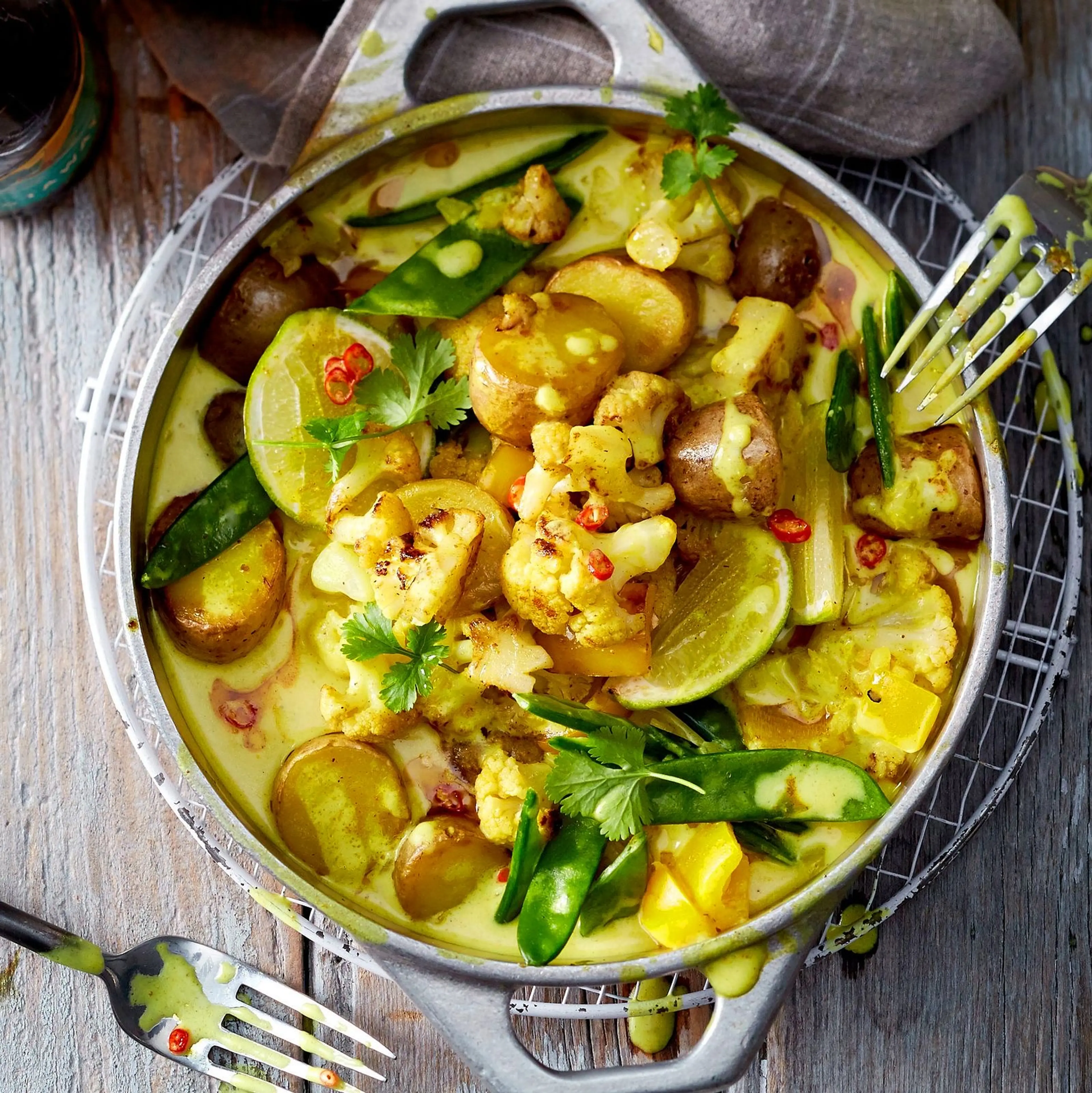 Gelbes Blumenkohl-Curry