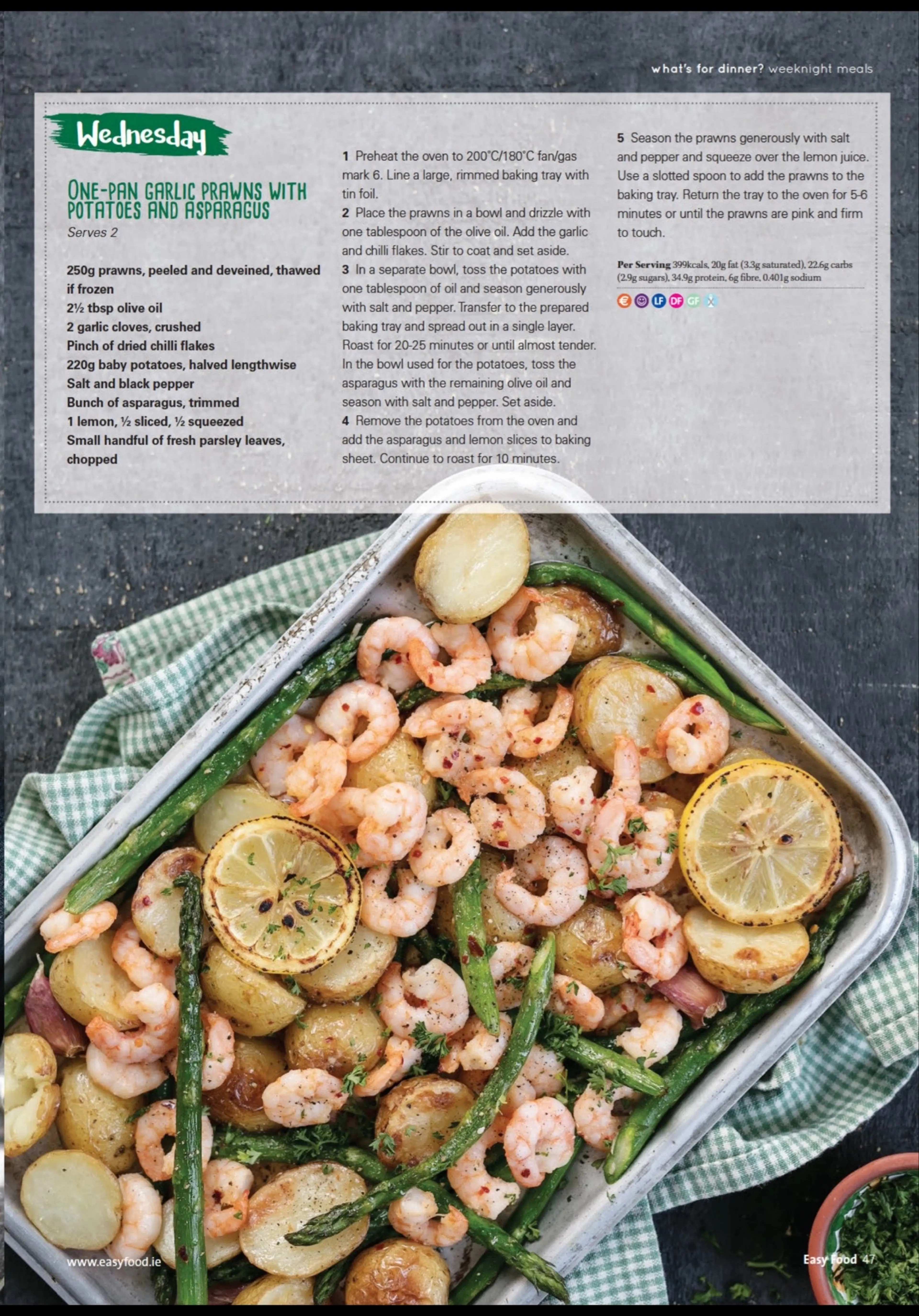 ONE-PAN PRAWNS WITH POTATOES AND ASPARAGUS