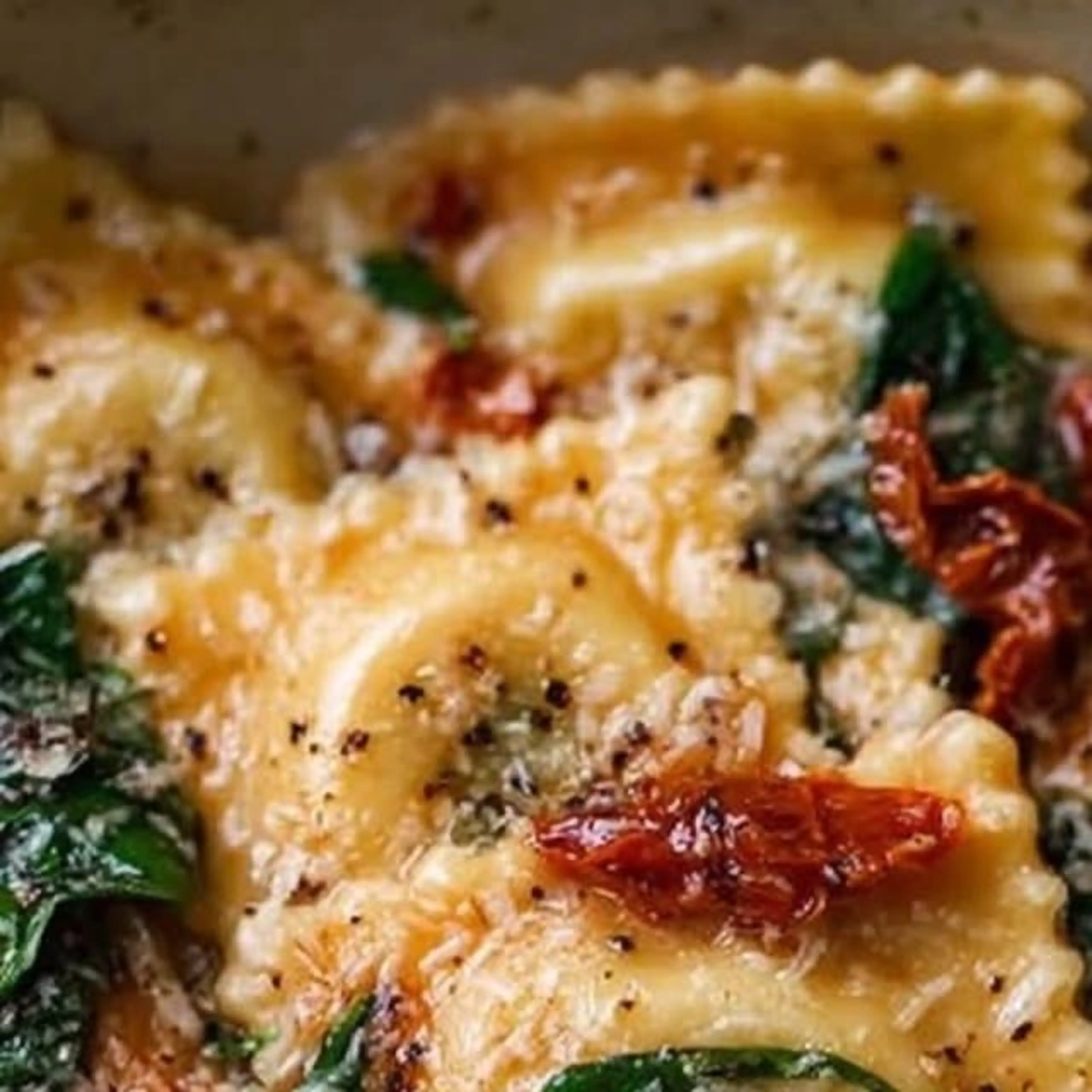 Rich and Flavorful Ravioli with Spinach and Sun-dried Tomato