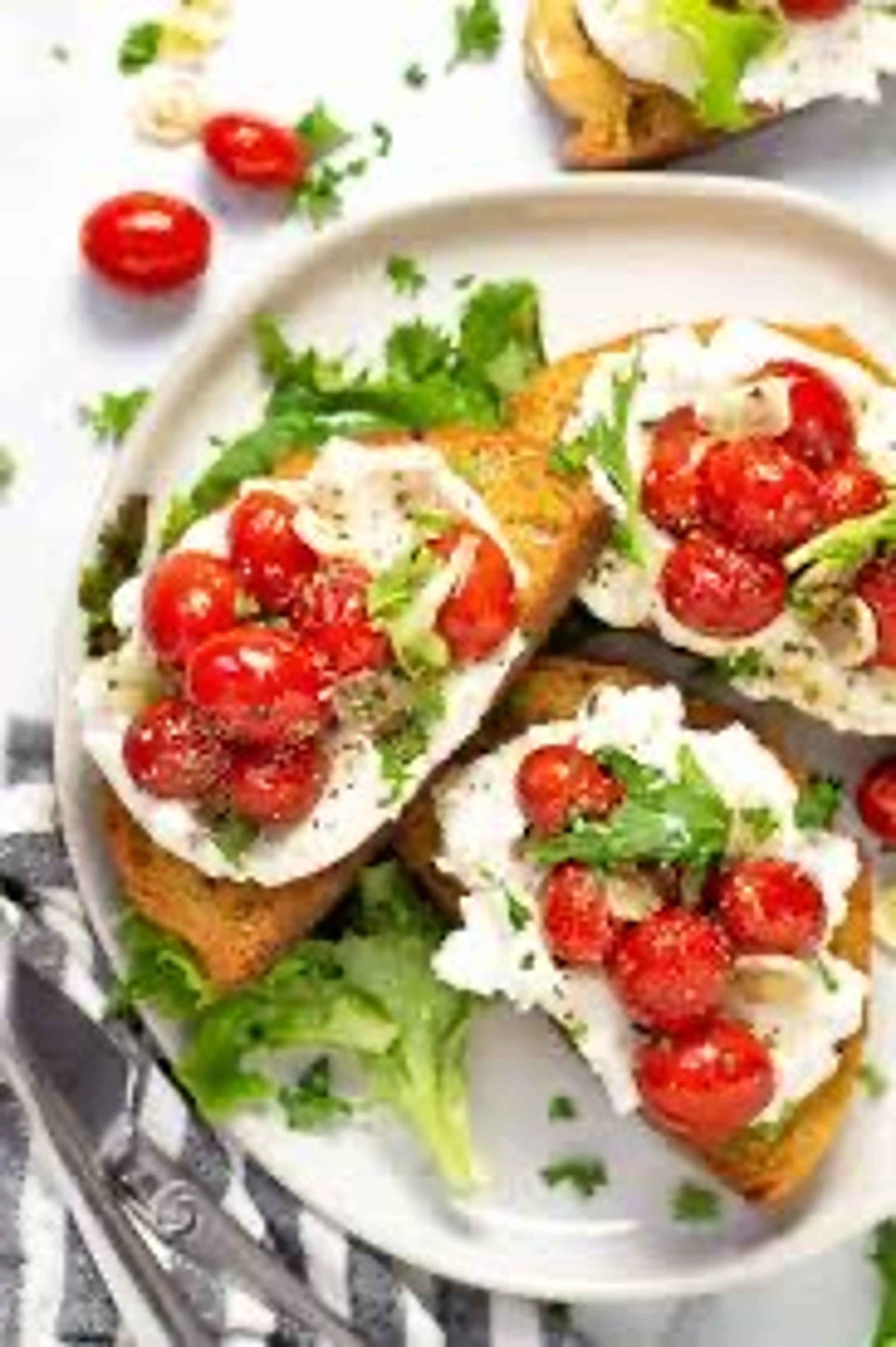 Ricotta/pesto/tomato Toast