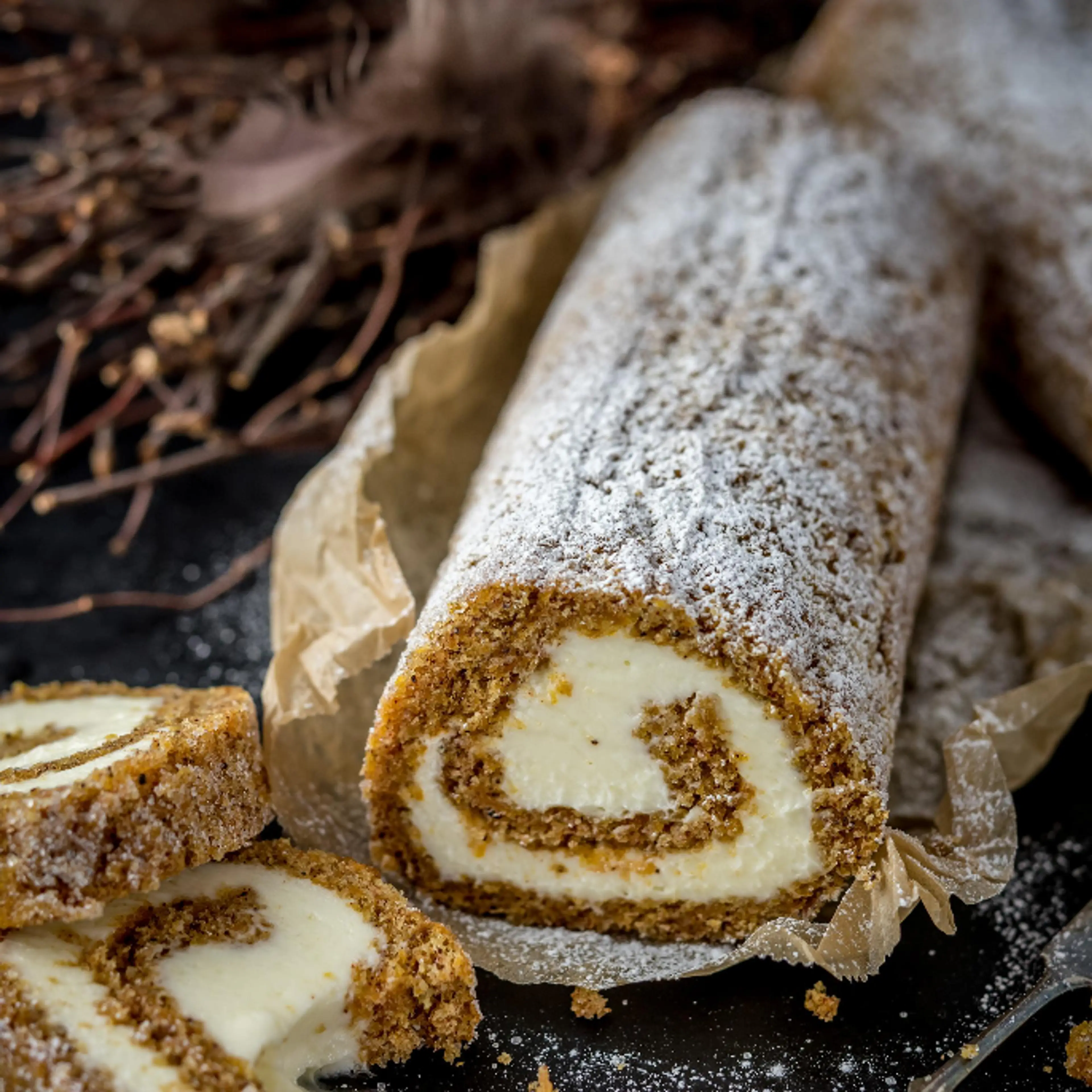 Porkkanakakku-kääretorttu