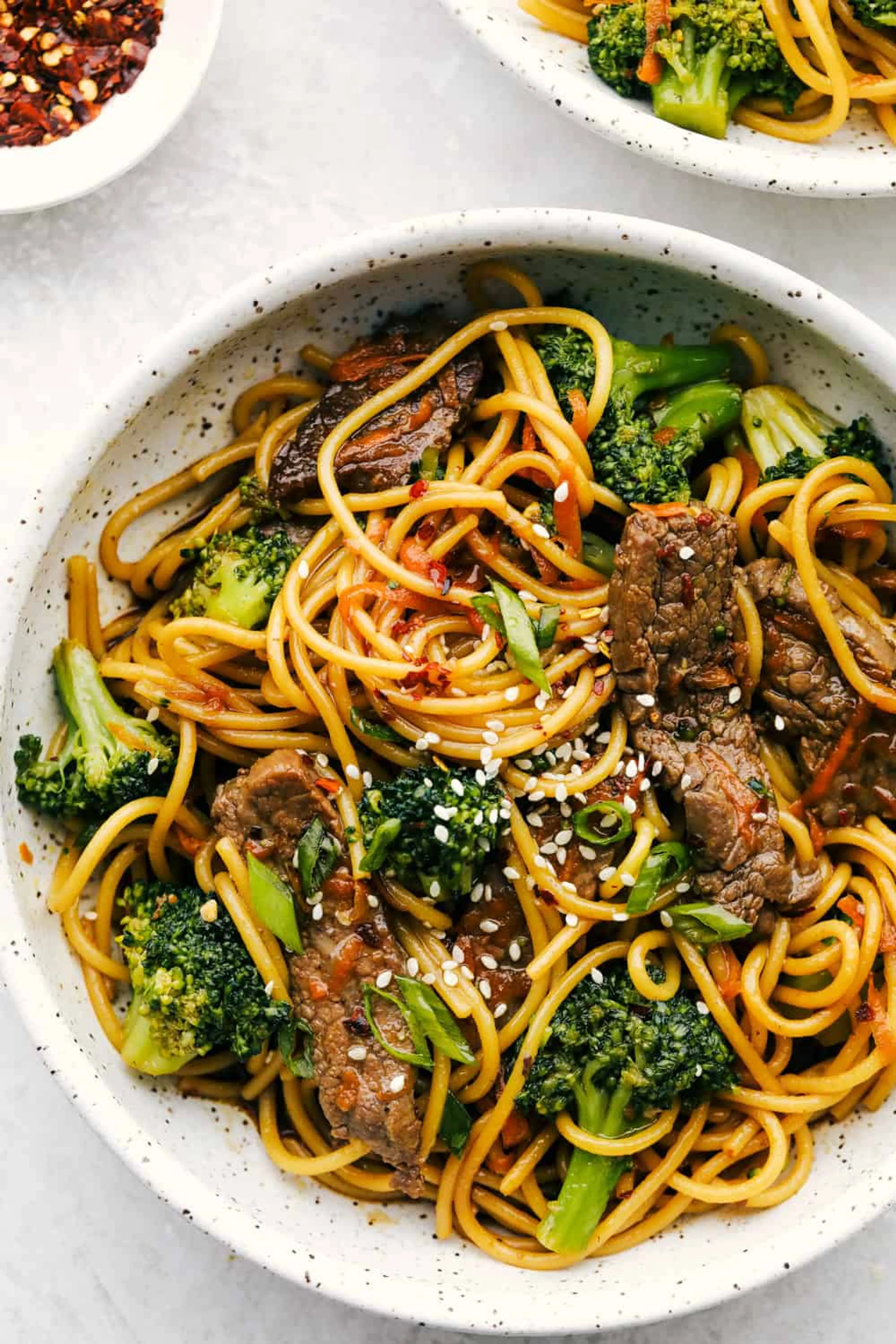 20 Minute Garlic Beef and Broccoli Lo Mein