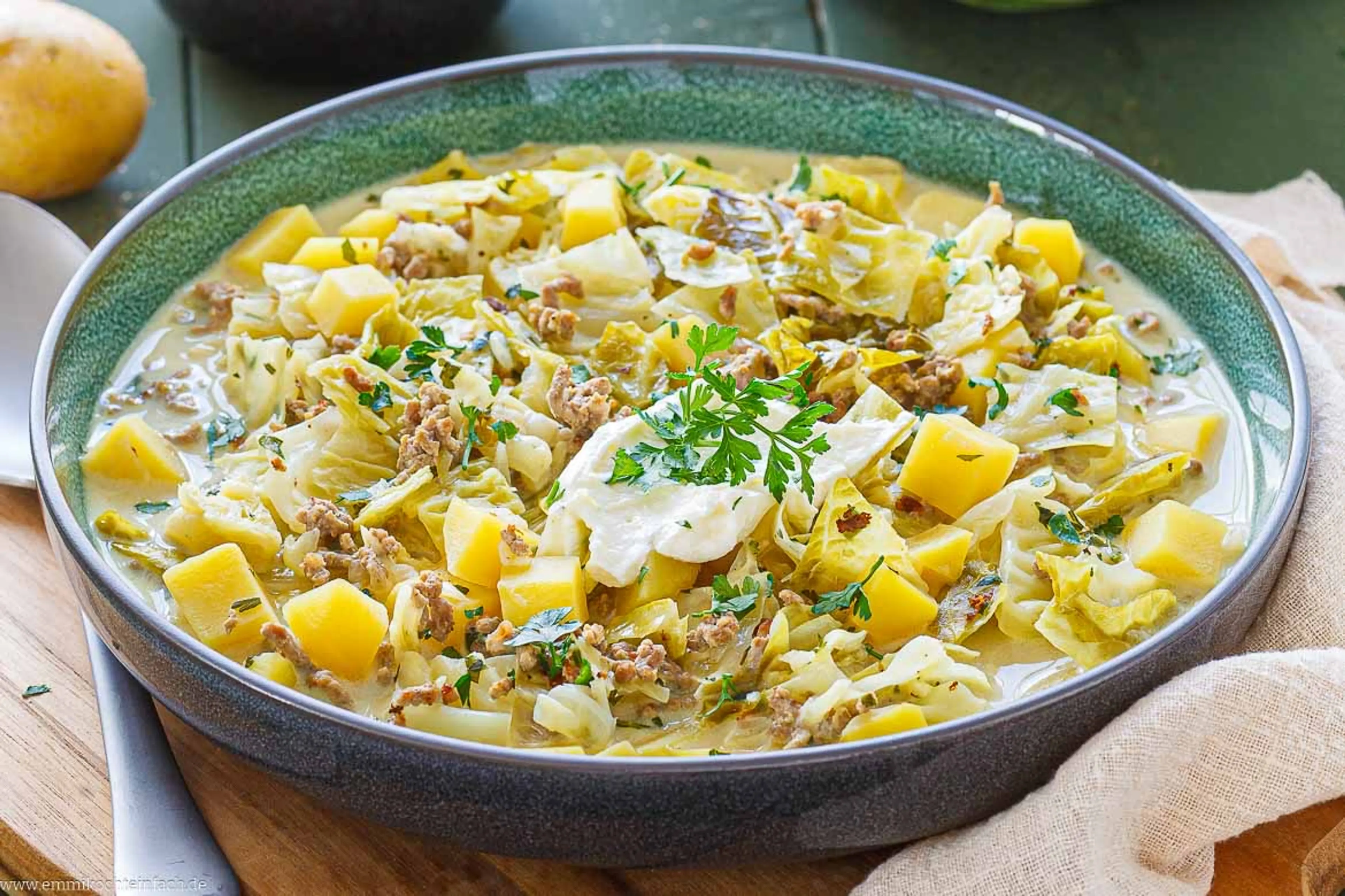 Wirsingeintopf mit Hackfleisch und Kartoffeln