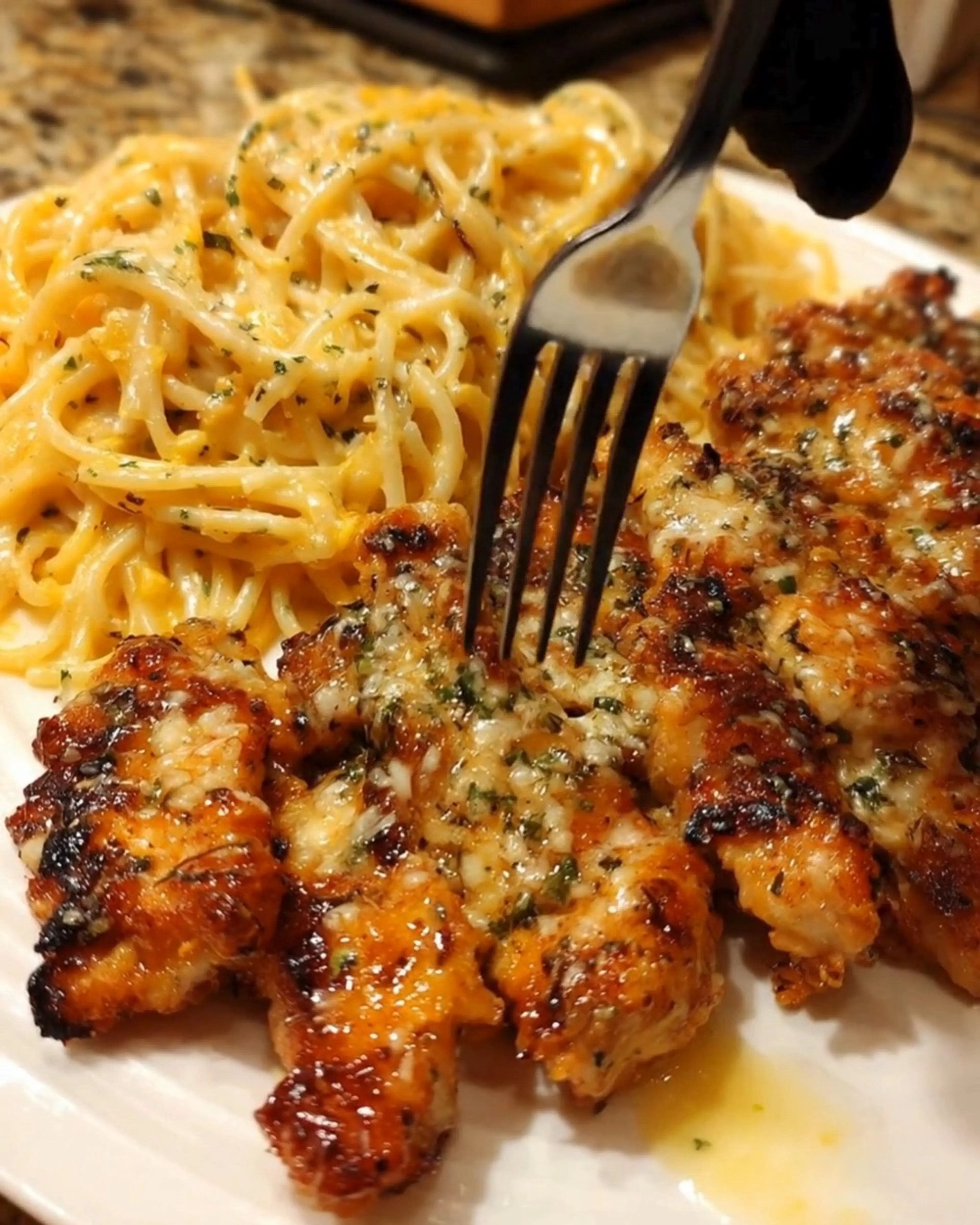 Garlic Parmesan Chicken Spaghetti in Four-cheese Cream Sauce
