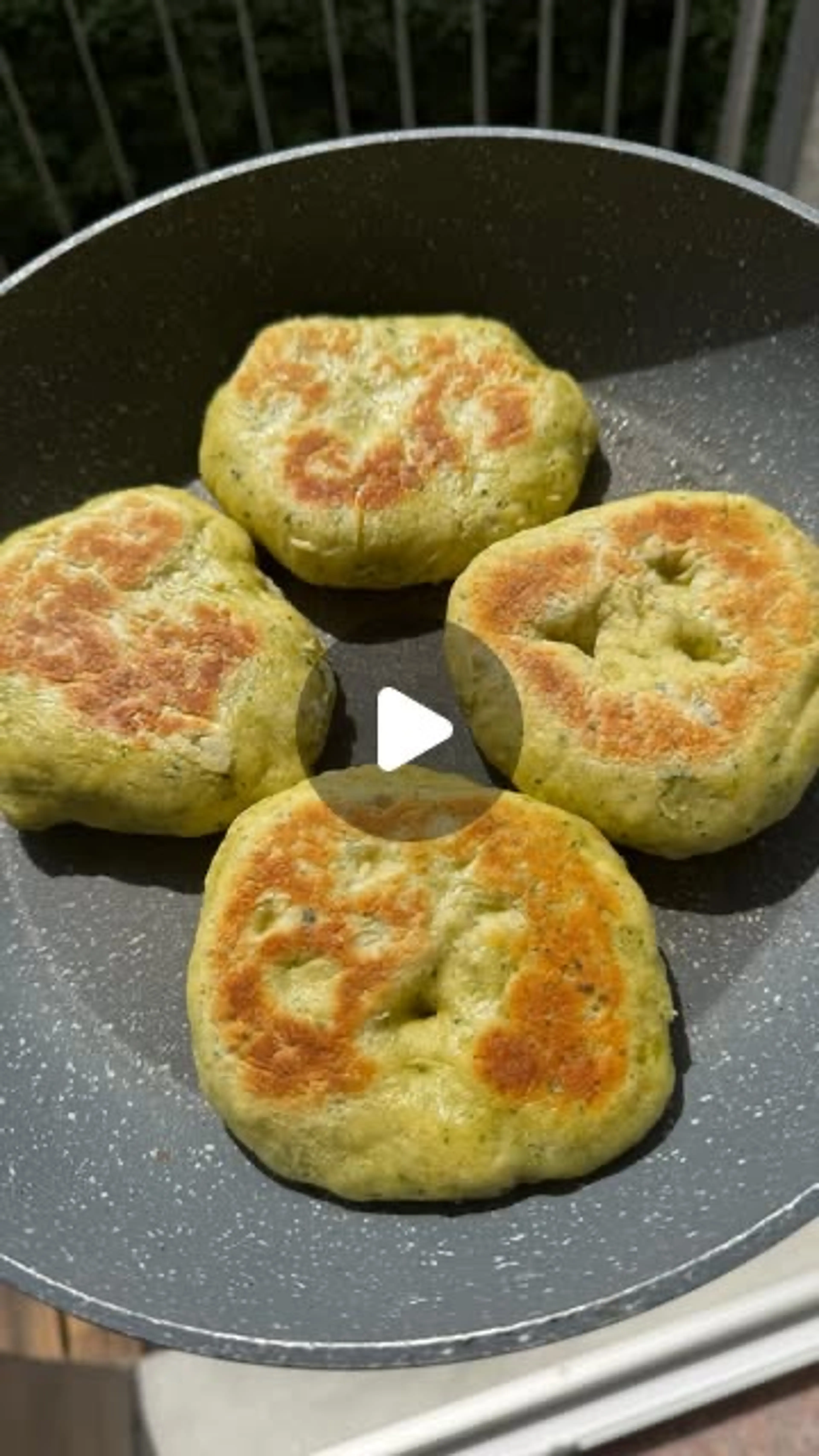 Focaccine in Padella Alle Zucchinesi