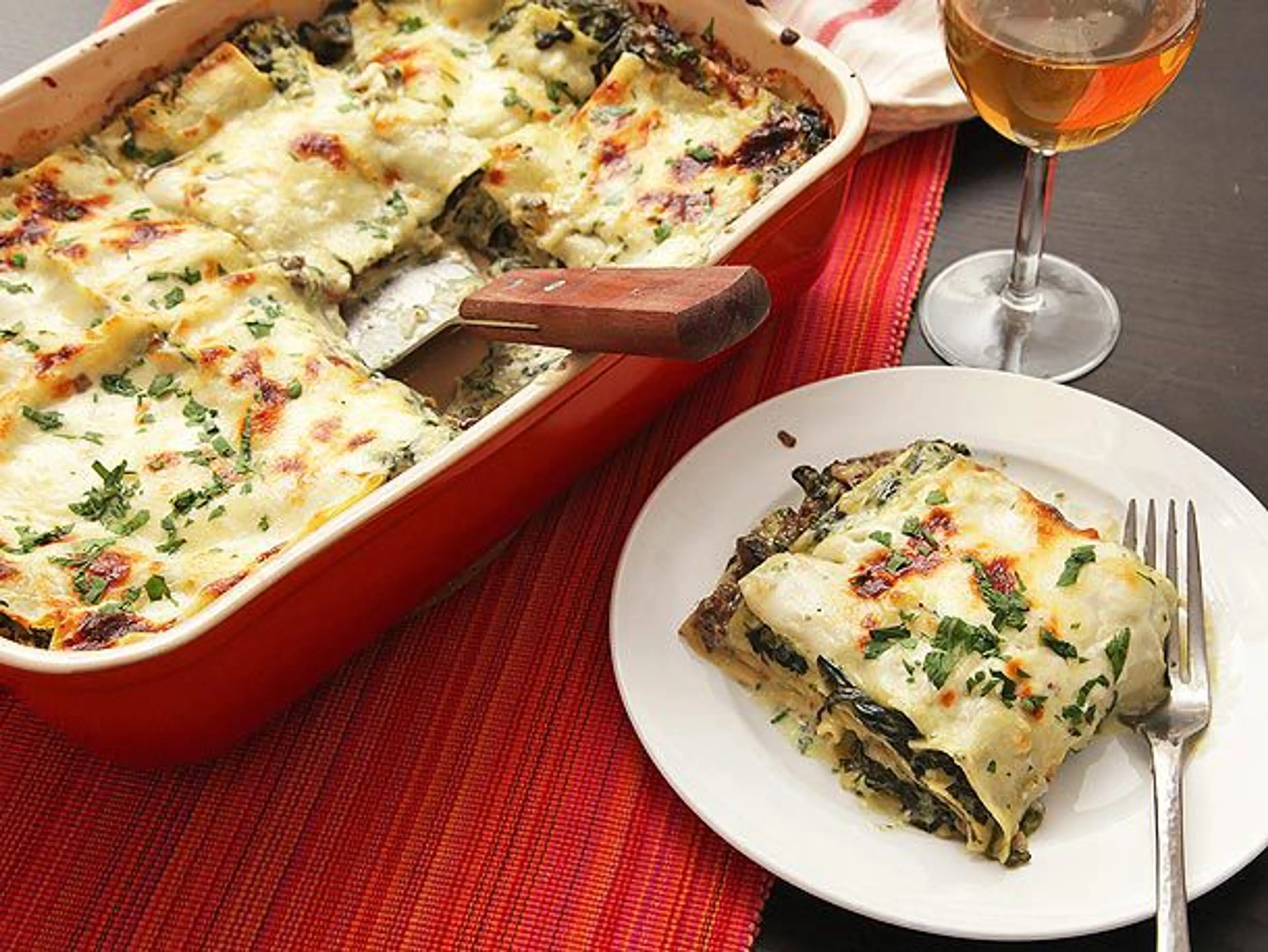 Ultra-Creamy Spinach and Mushroom Lasagna Recipe