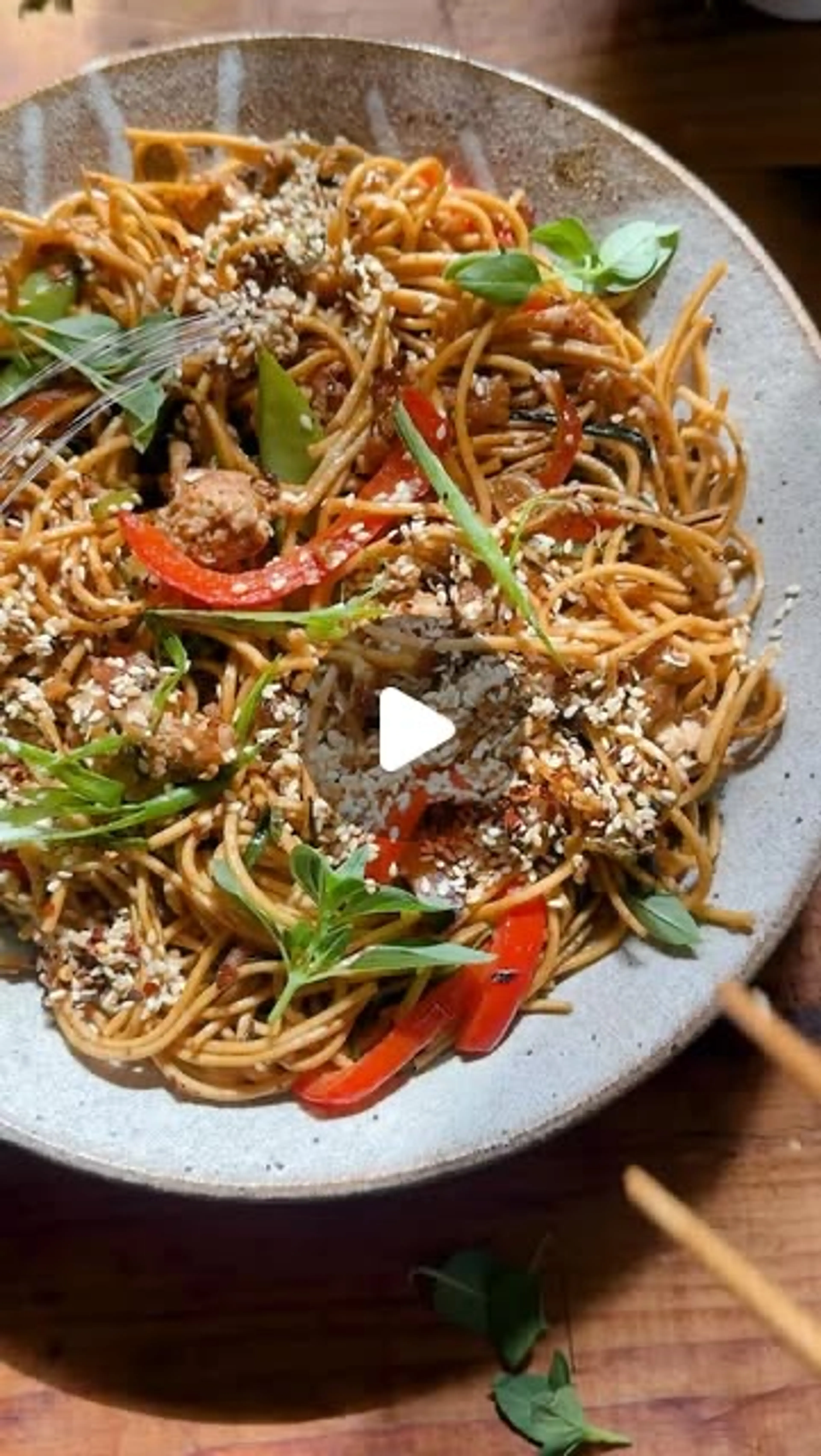 Sesame Garlic Chicken Lo Mein
