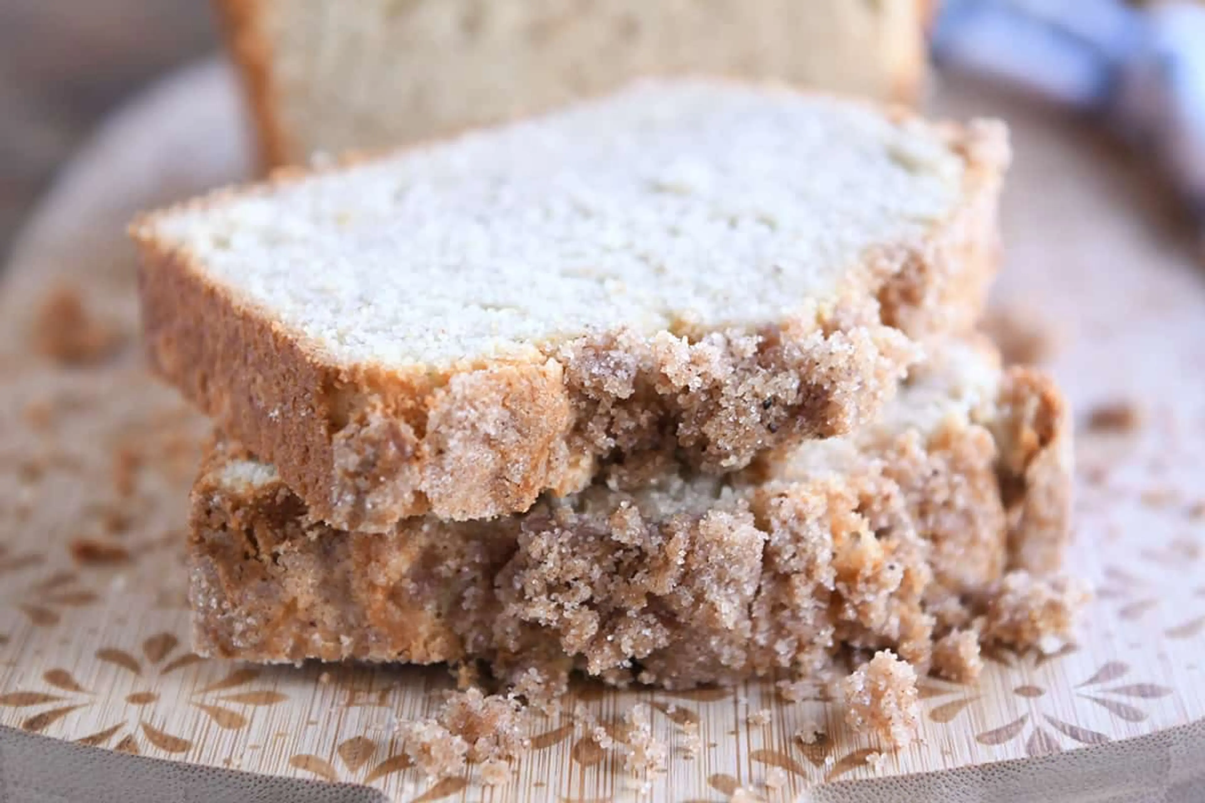 Cream Cheese Banana Bread with Sweet Cinnamon Topping