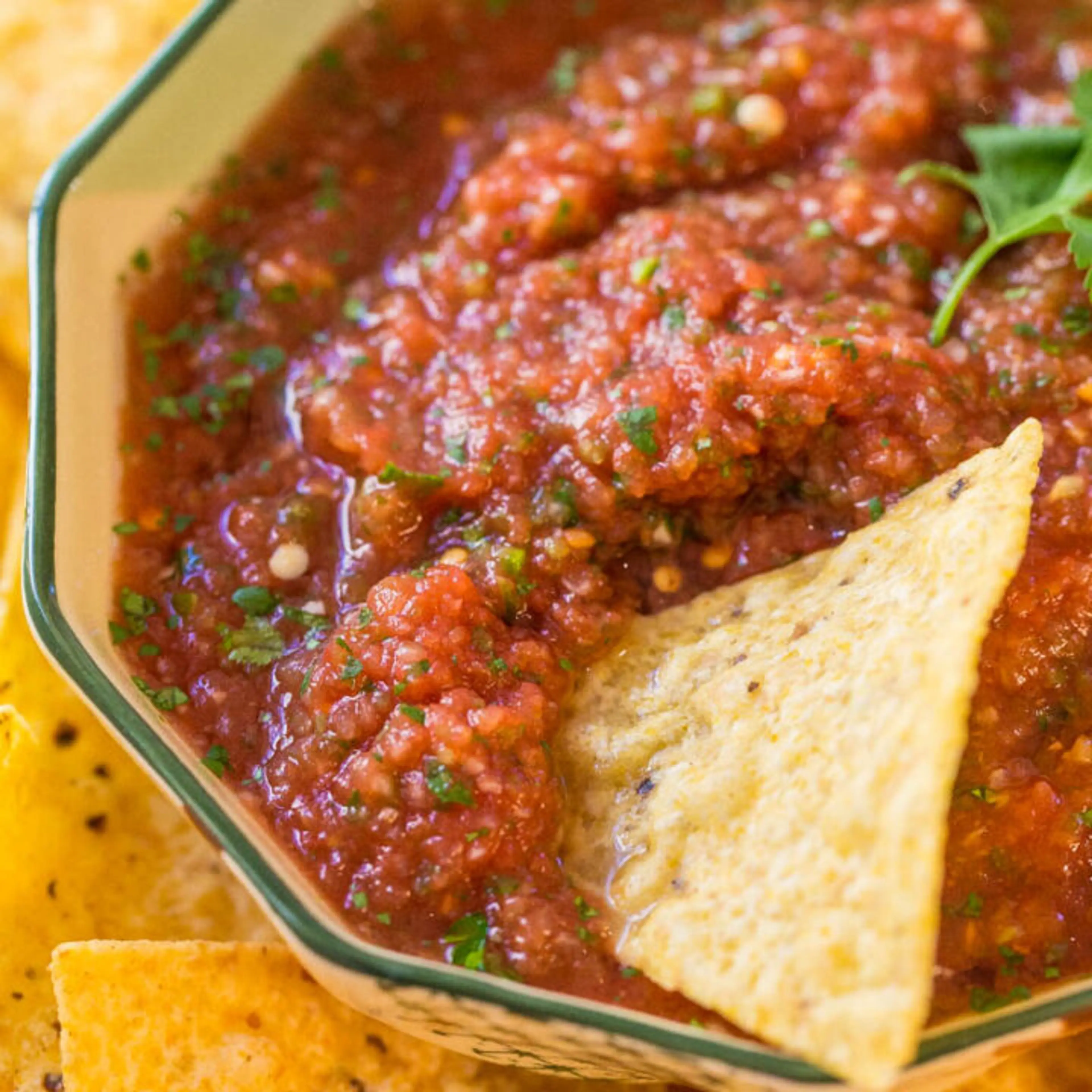 Easy Restaurant-Style Salsa