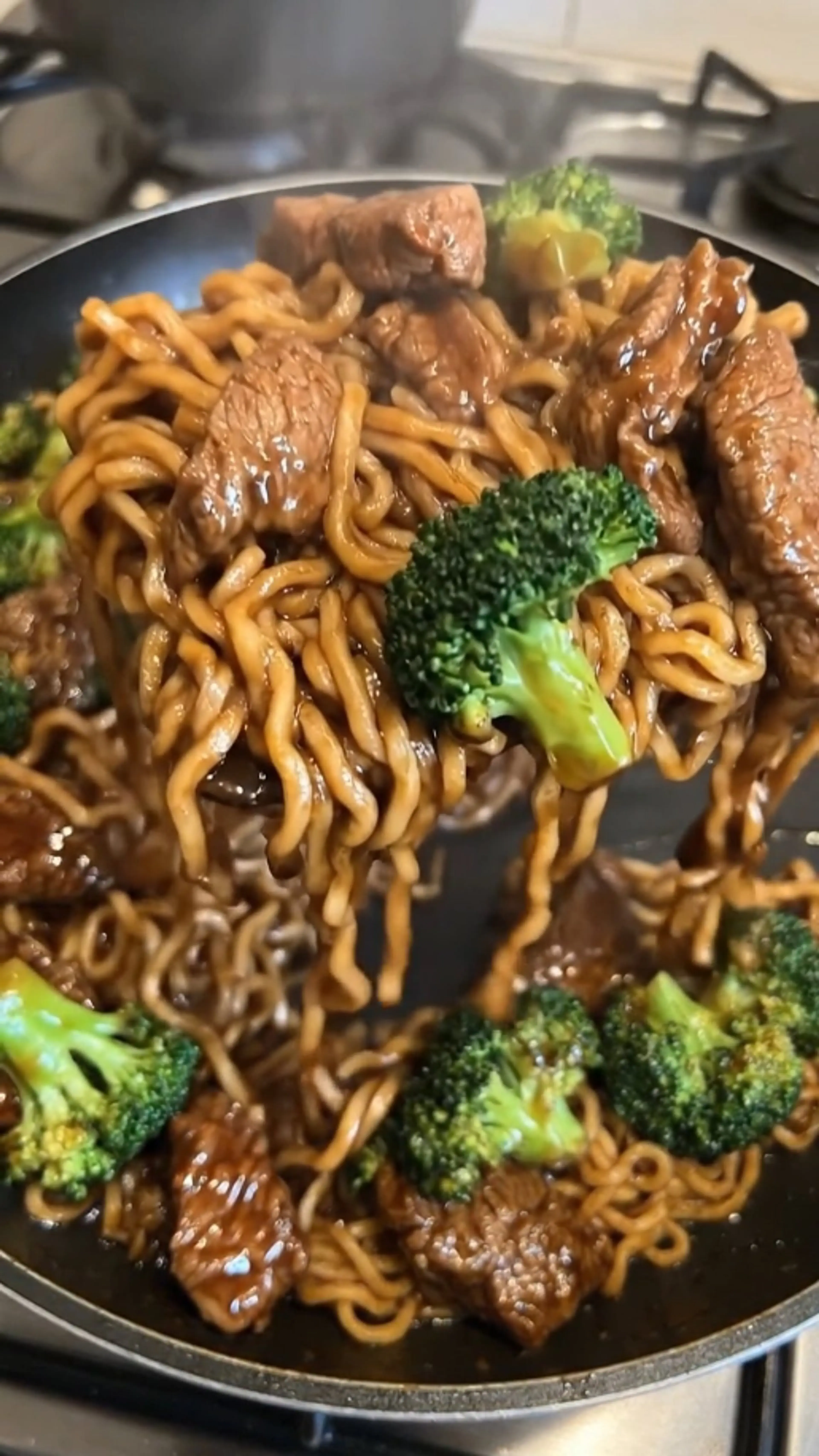 Sticky Beef & Broccoli Noodles
