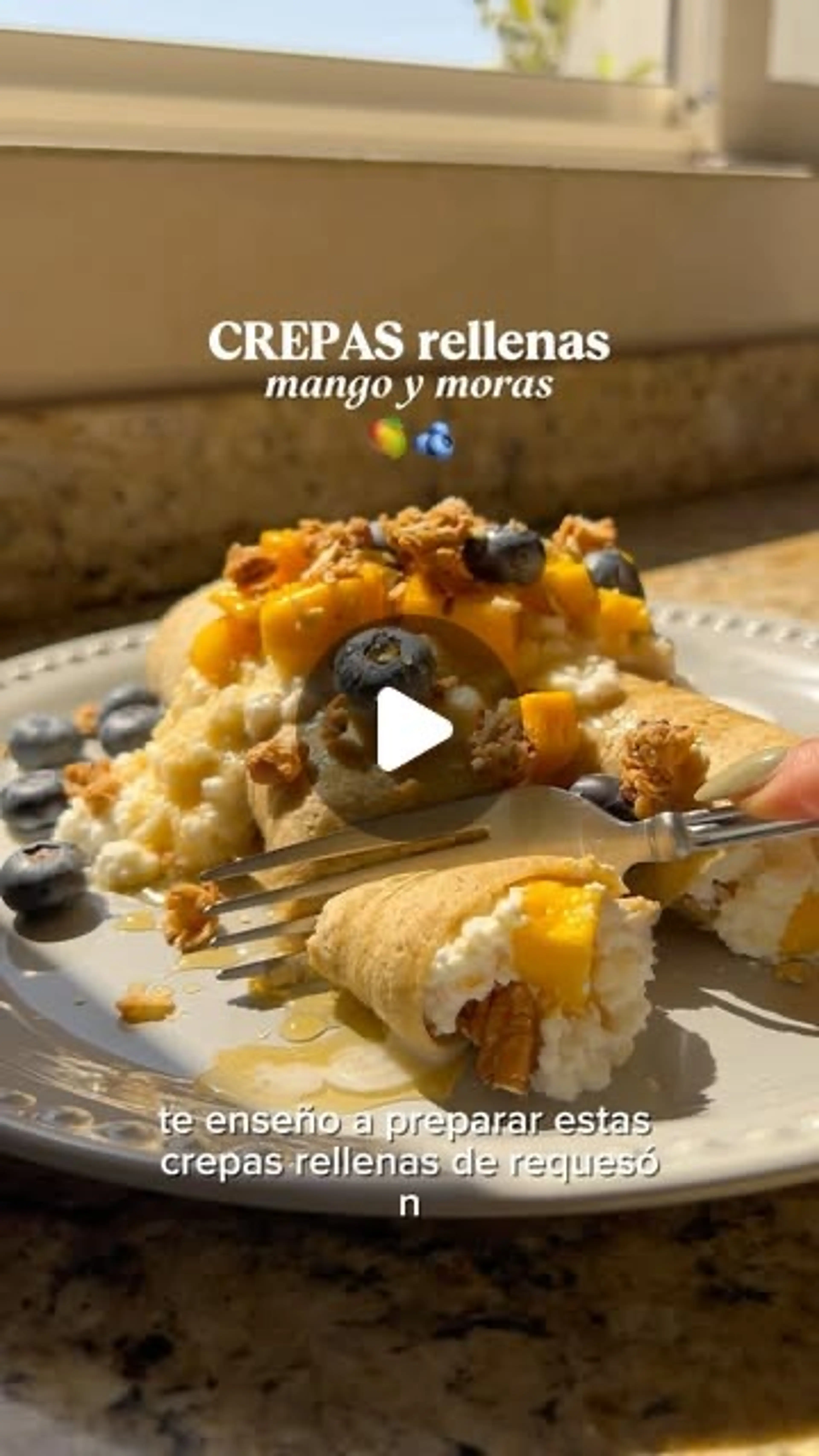 Crepas Rellenas De Mango Y Requesón