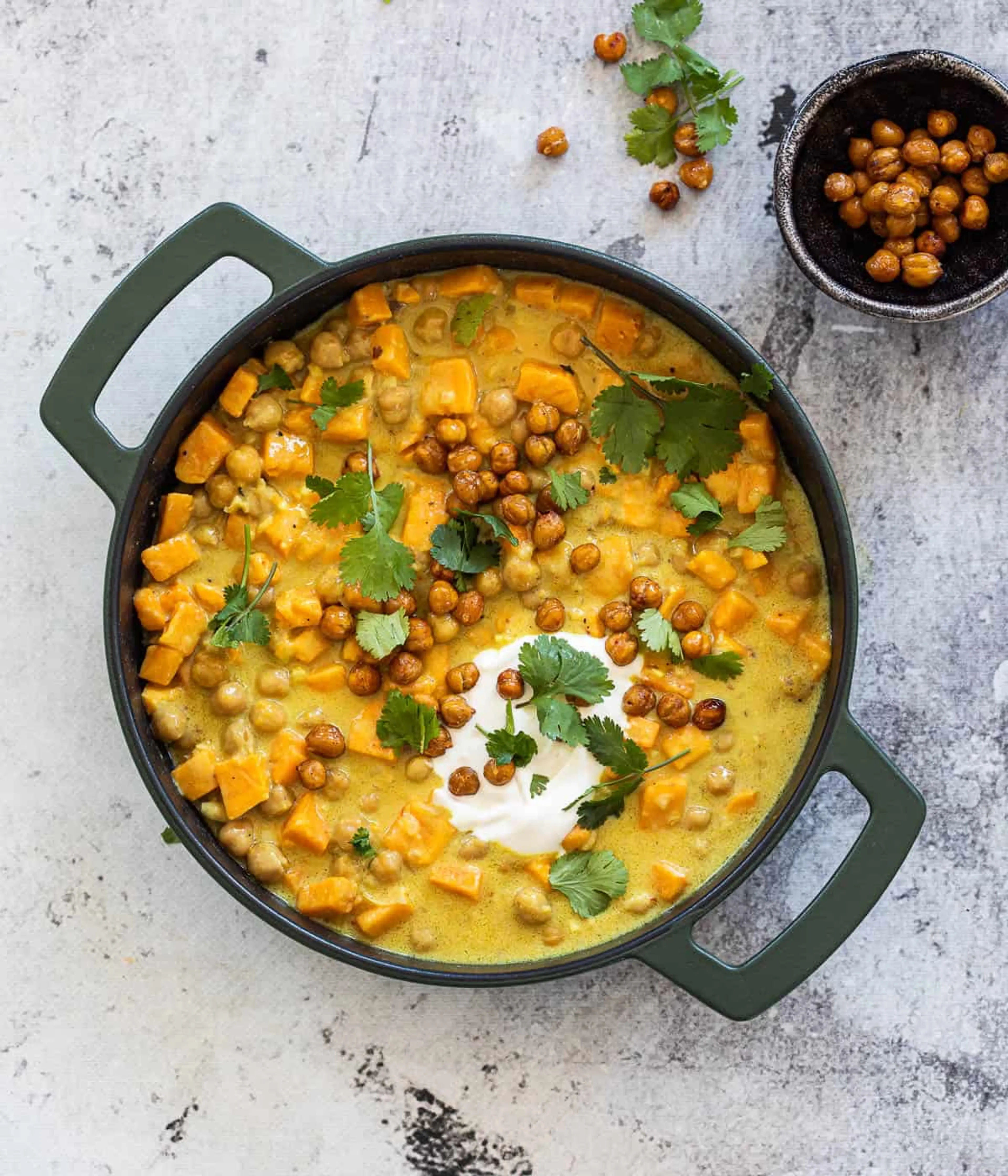 curry van zoete aardappel en kikkererwten
