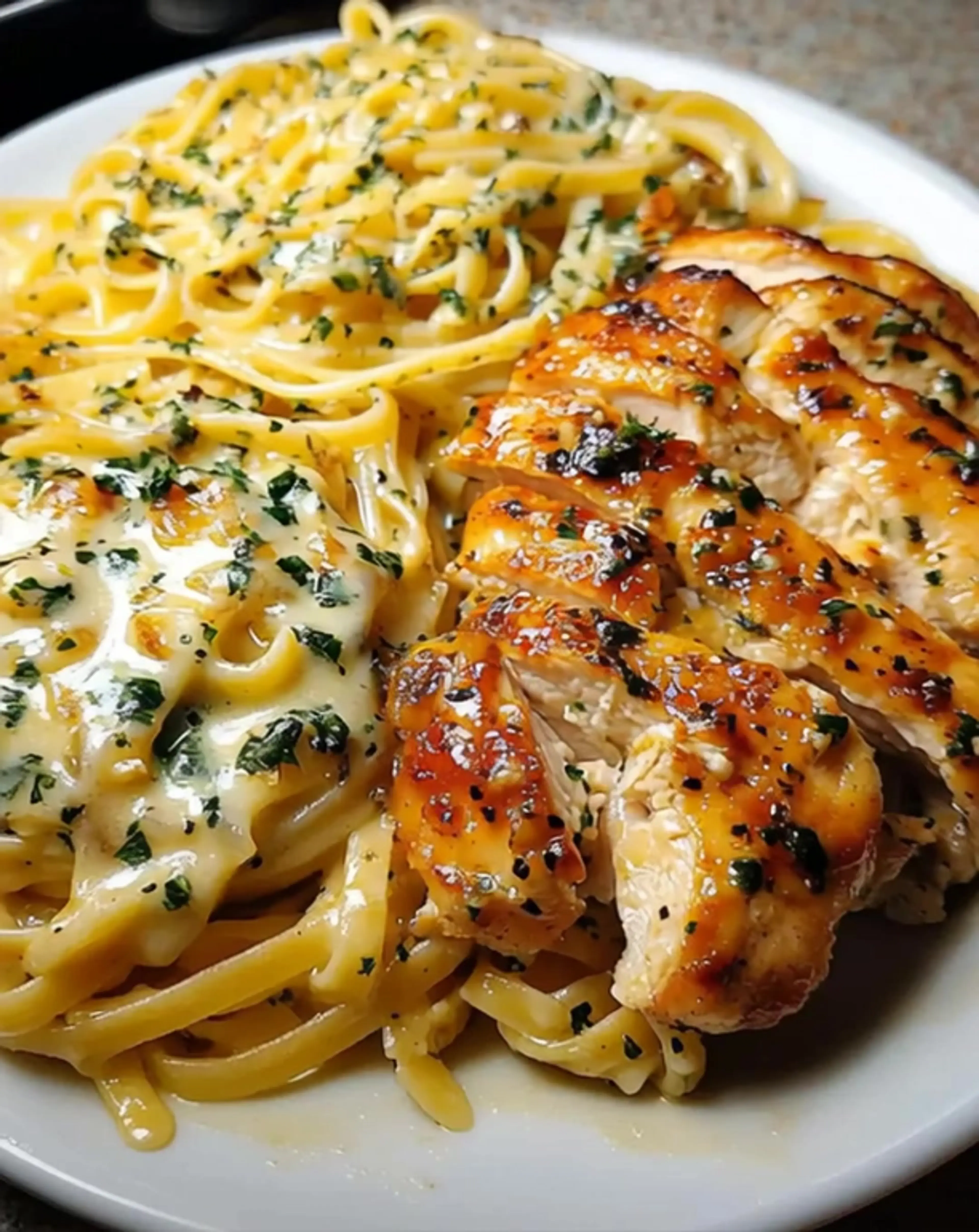 Garlic Parmesan Cheddar Chicken Linguine in Creamy Butter Sa