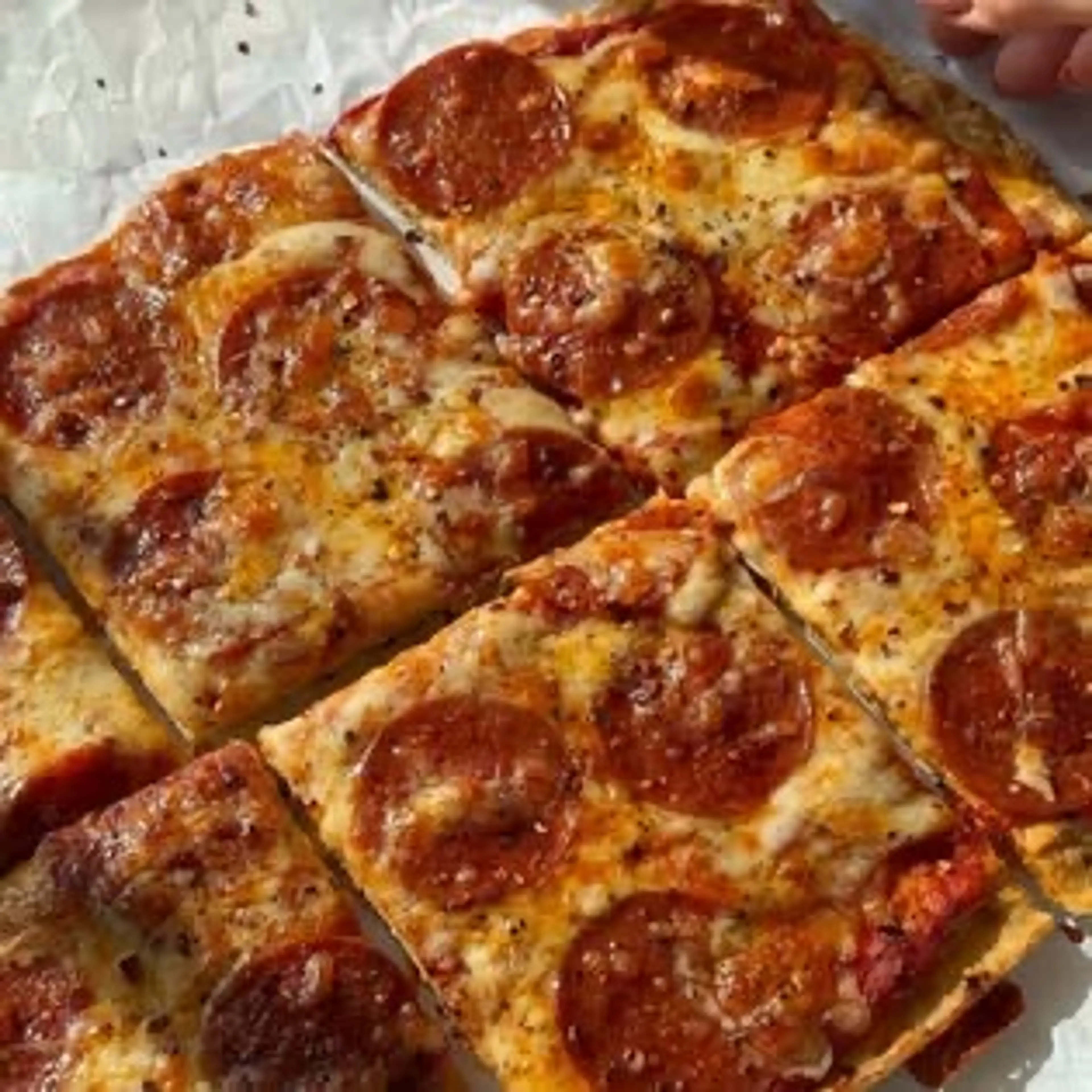 Chicken Crust Pizza with 176g of Protein for the Entire Pizz