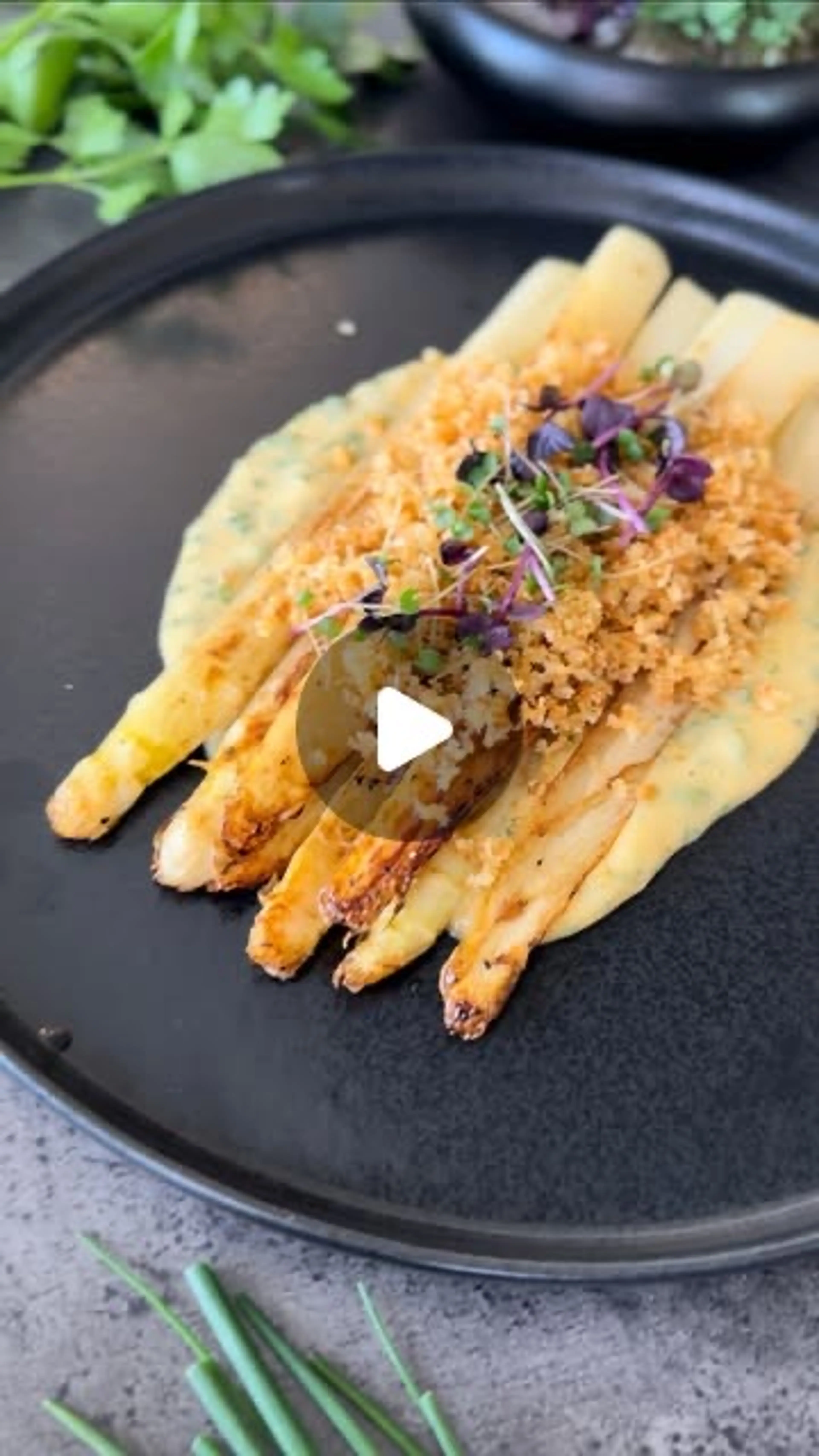Gebratener Weißer Spargel Mit Pankocrunch