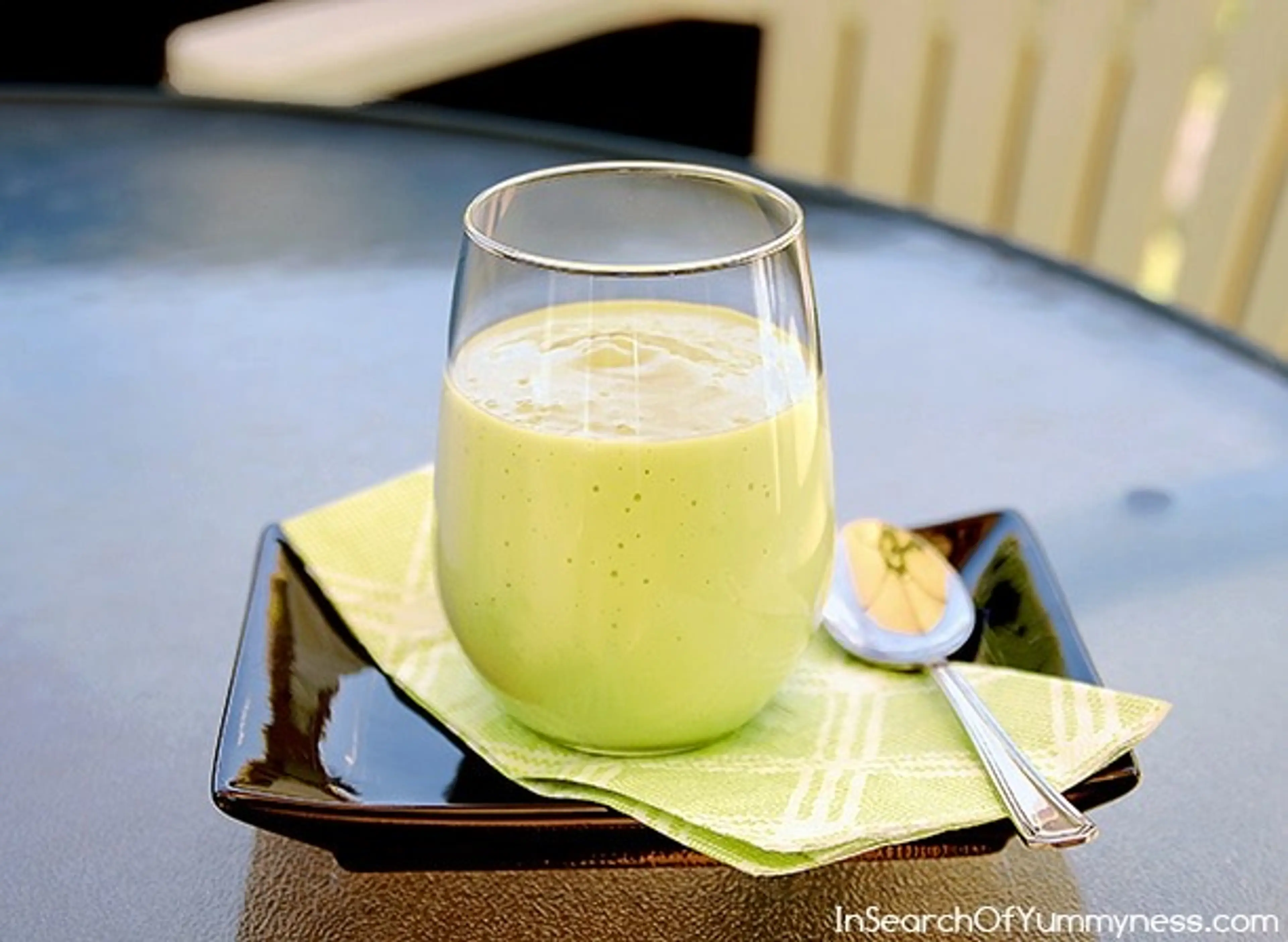 Vietnamese Avocado Shake (Sinh to bo)