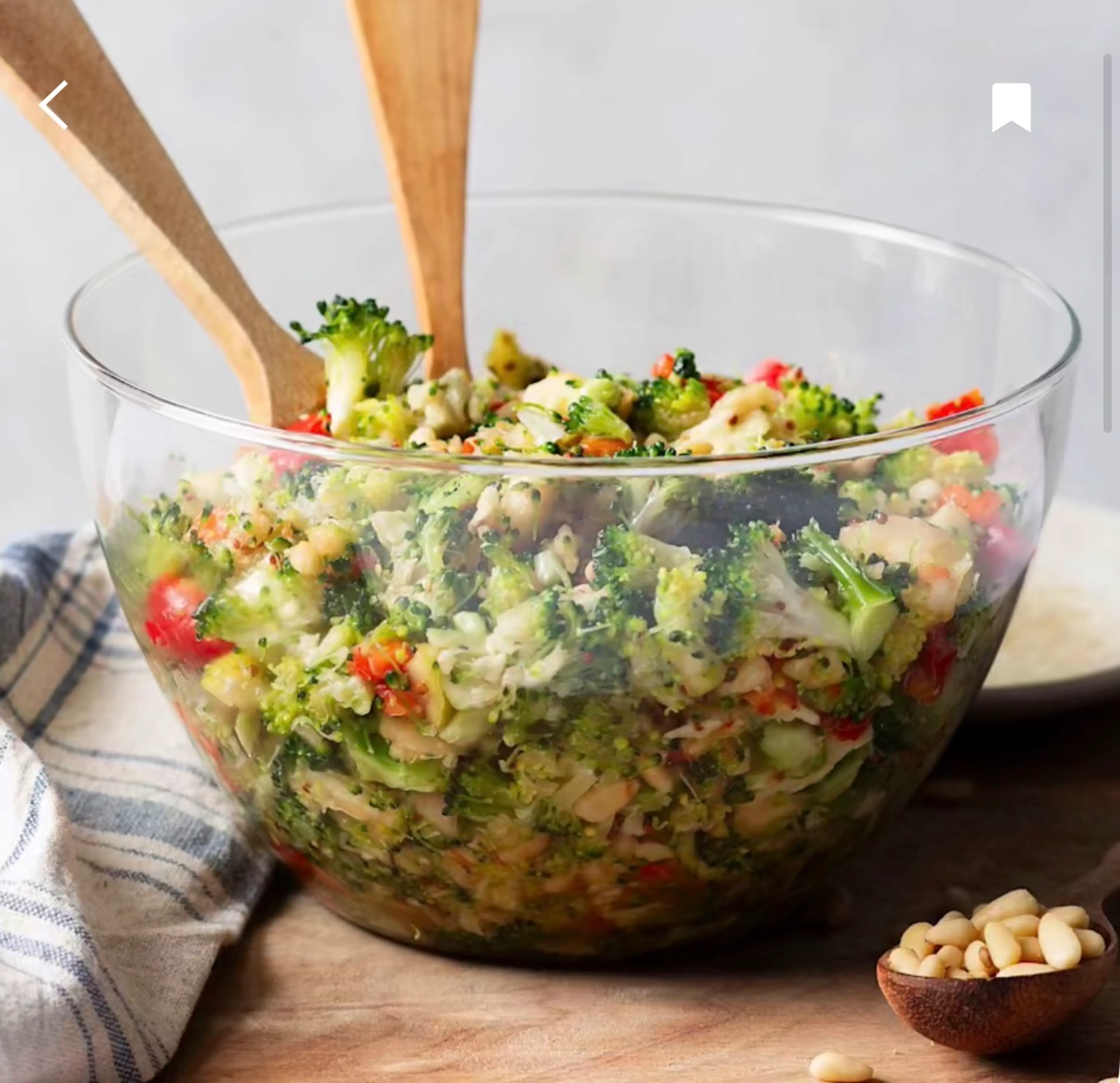 Ensalada de brócoli, pimiento y manzana