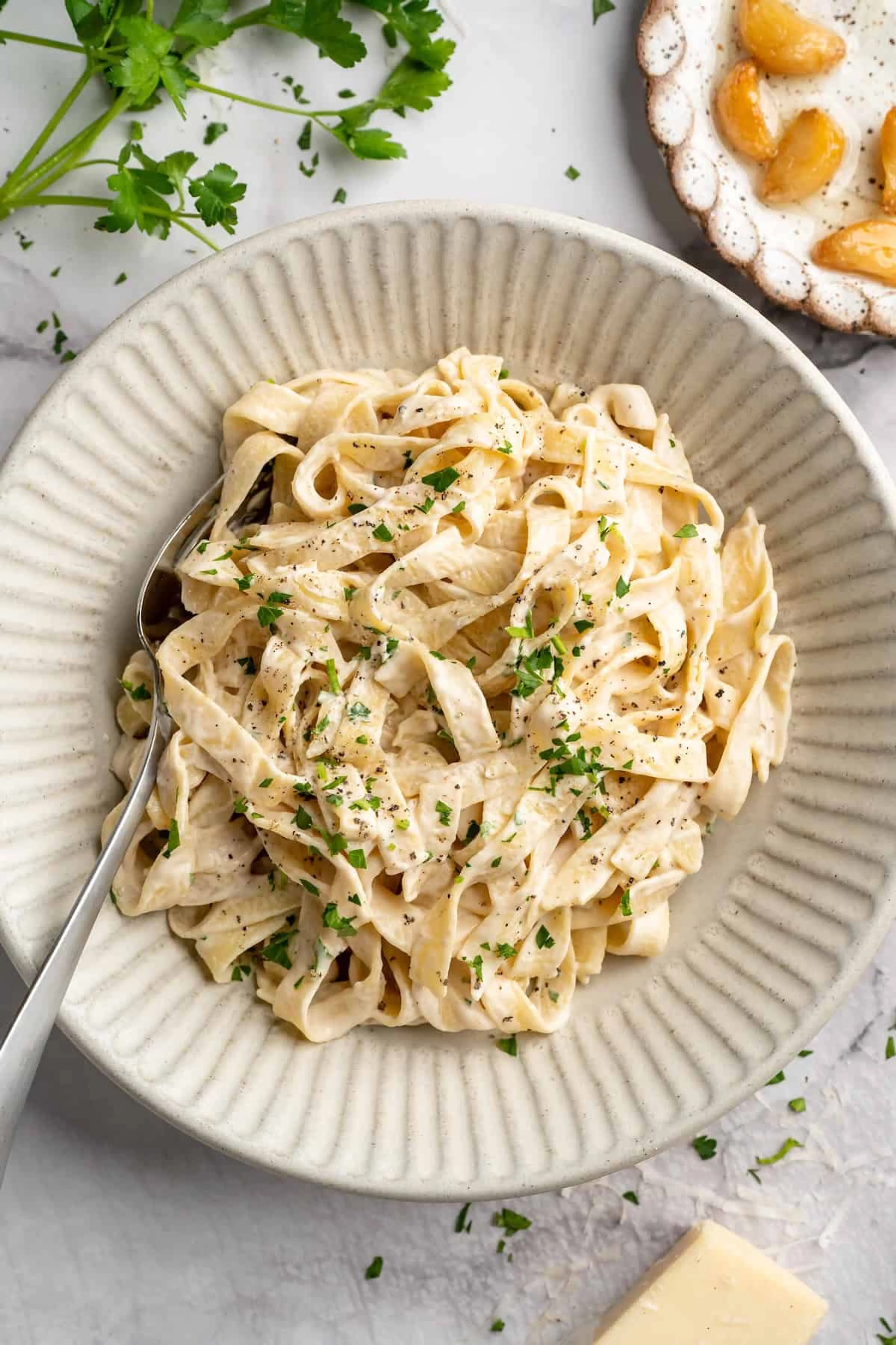 Vegan Garlic Alfredo Pasta