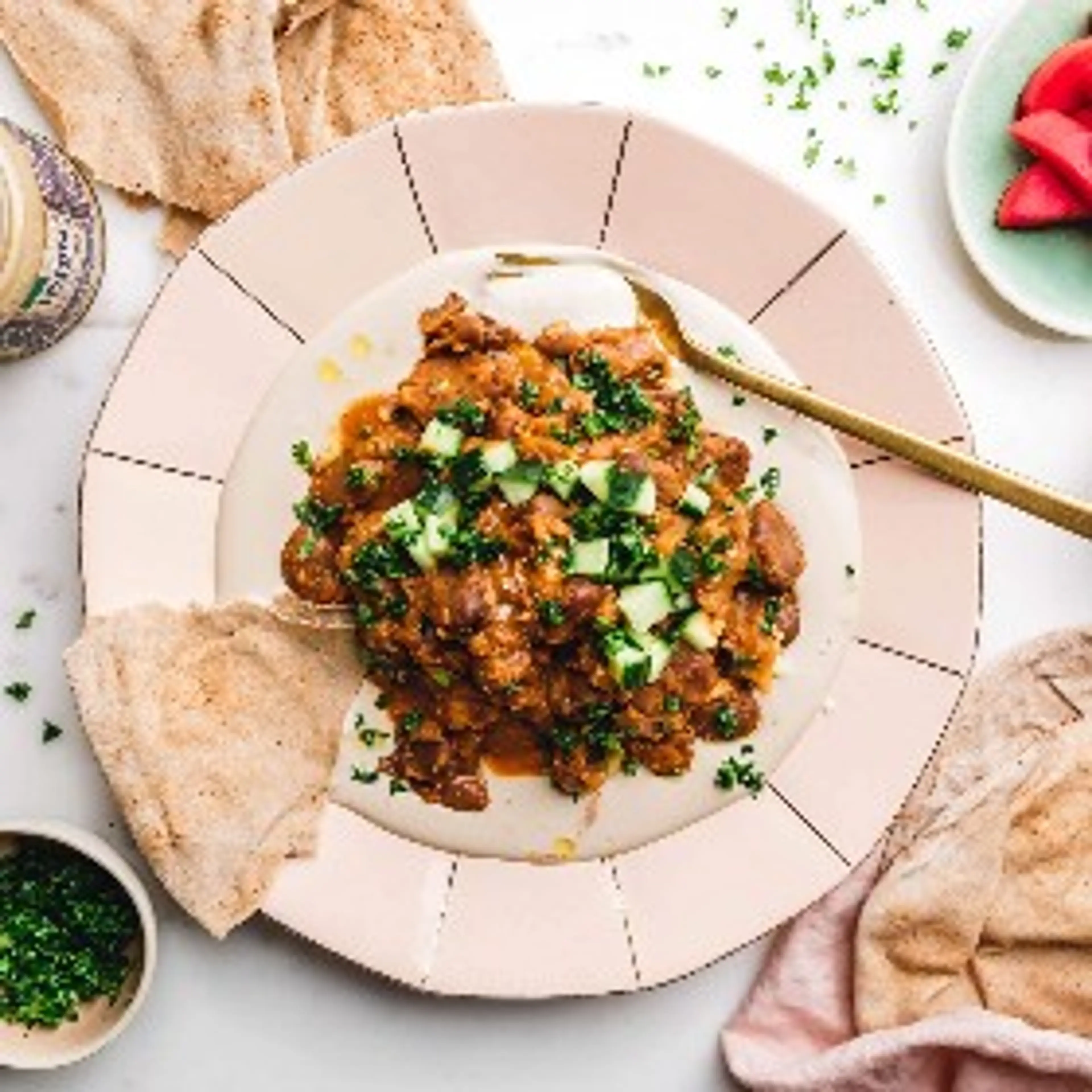 Ful Medames - ägyptische Bohnen Auf Cremigem Tahin