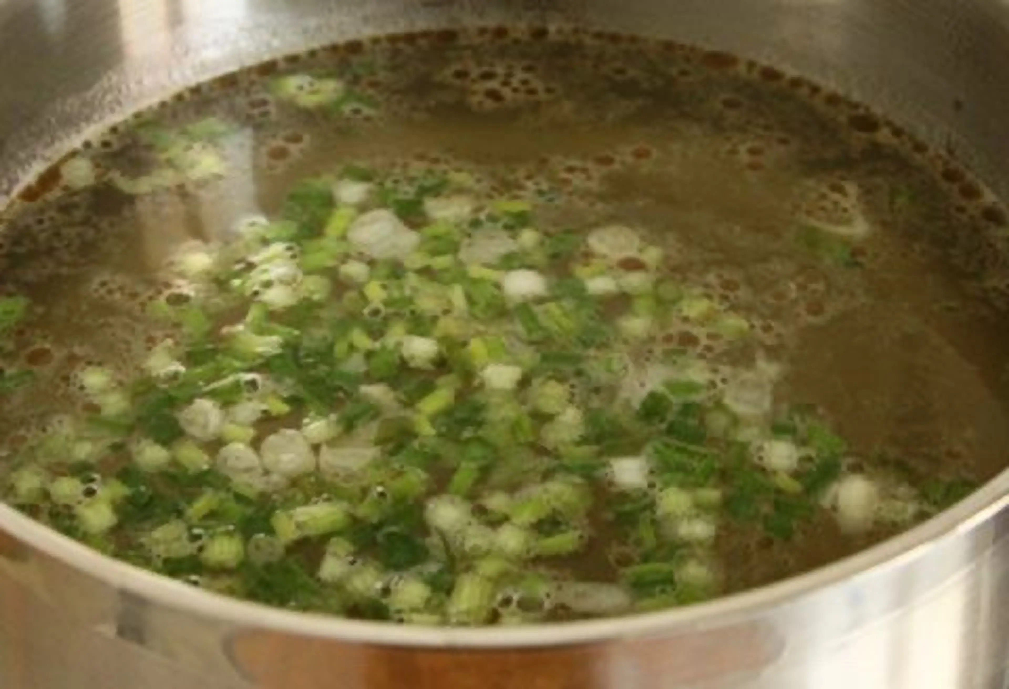 SOUPE DE RAVIOLIS CHINOIS