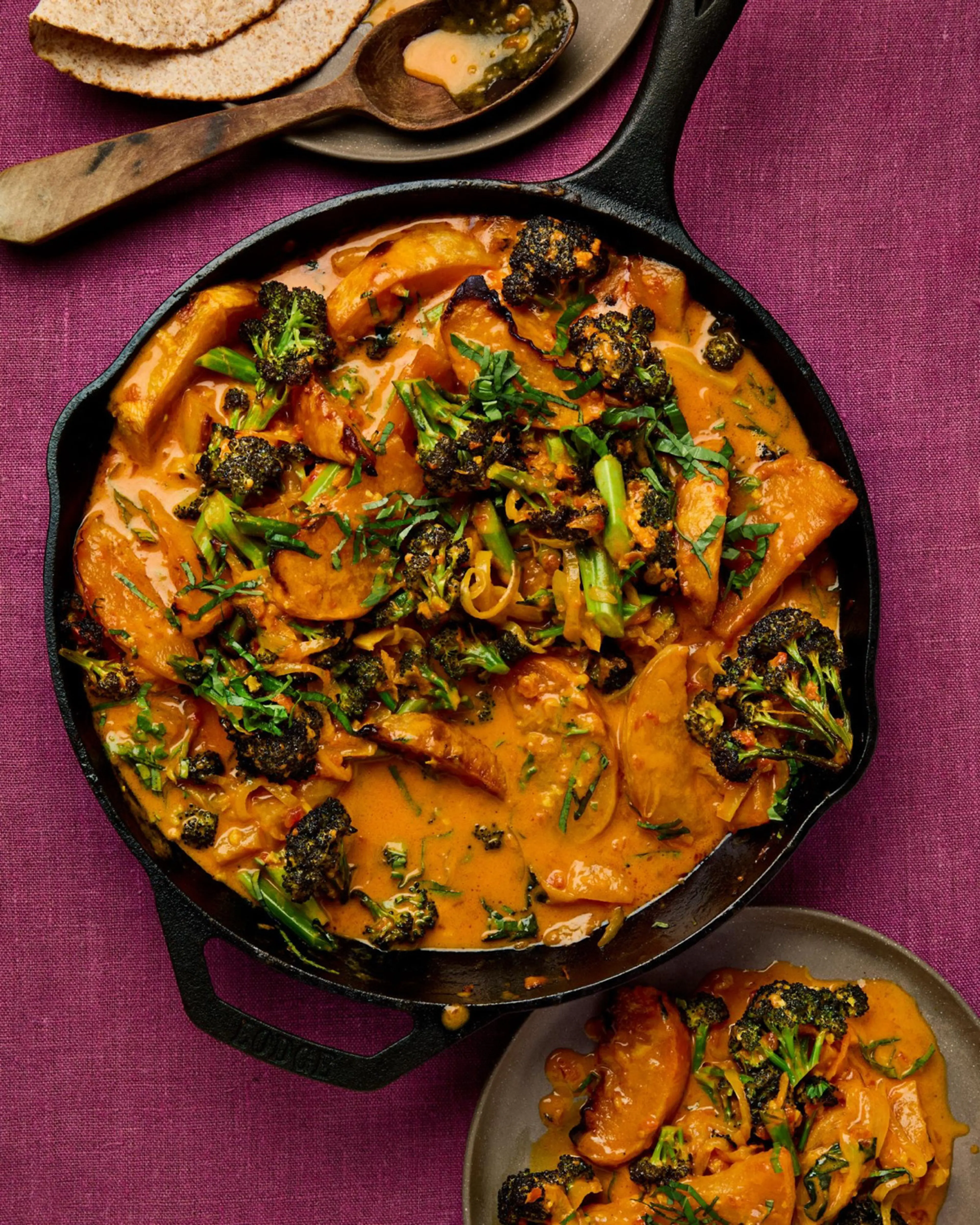 Gebratener Steckrüben- und Brokkoli-Curry