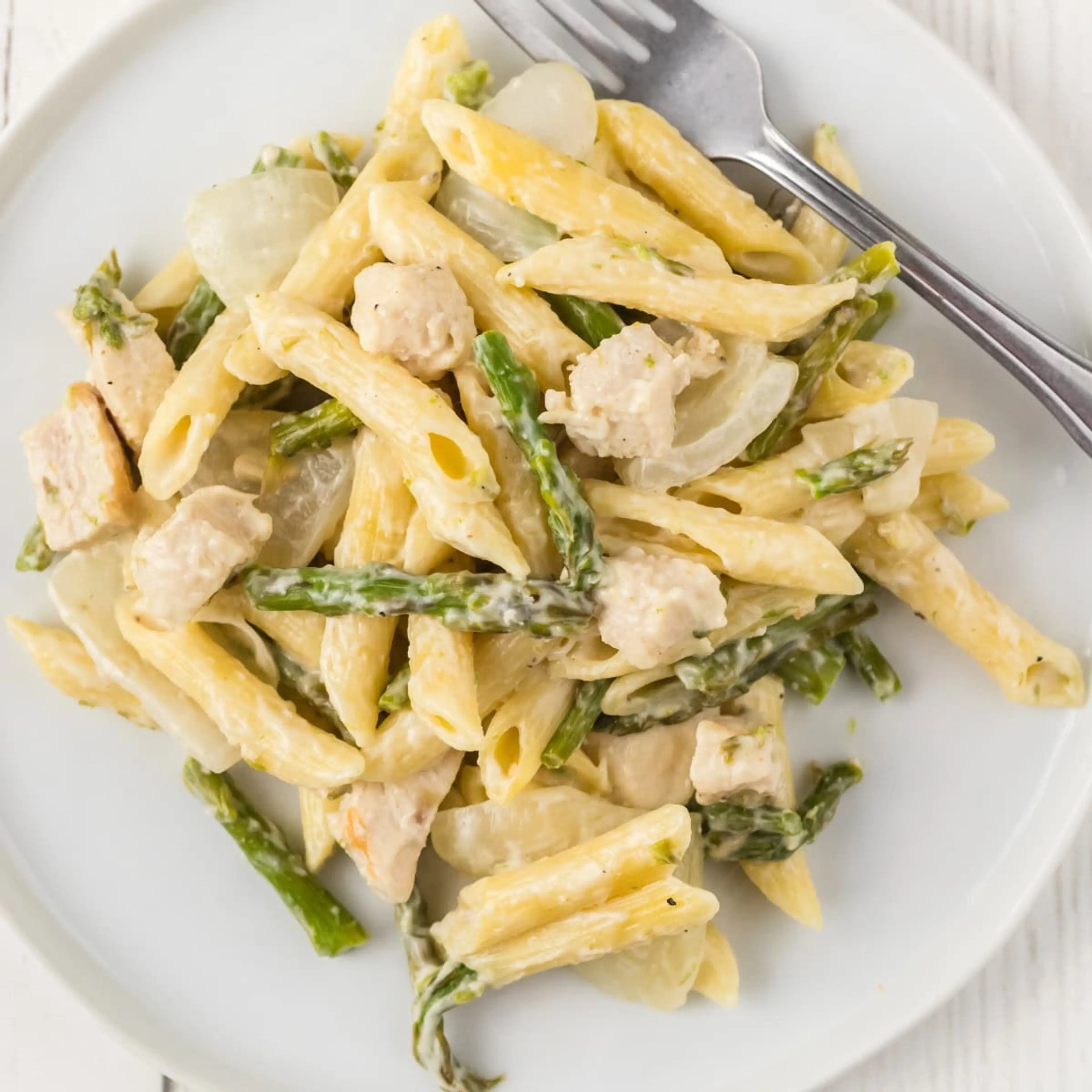 Chicken Asparagus Pasta with Alfredo Sauce