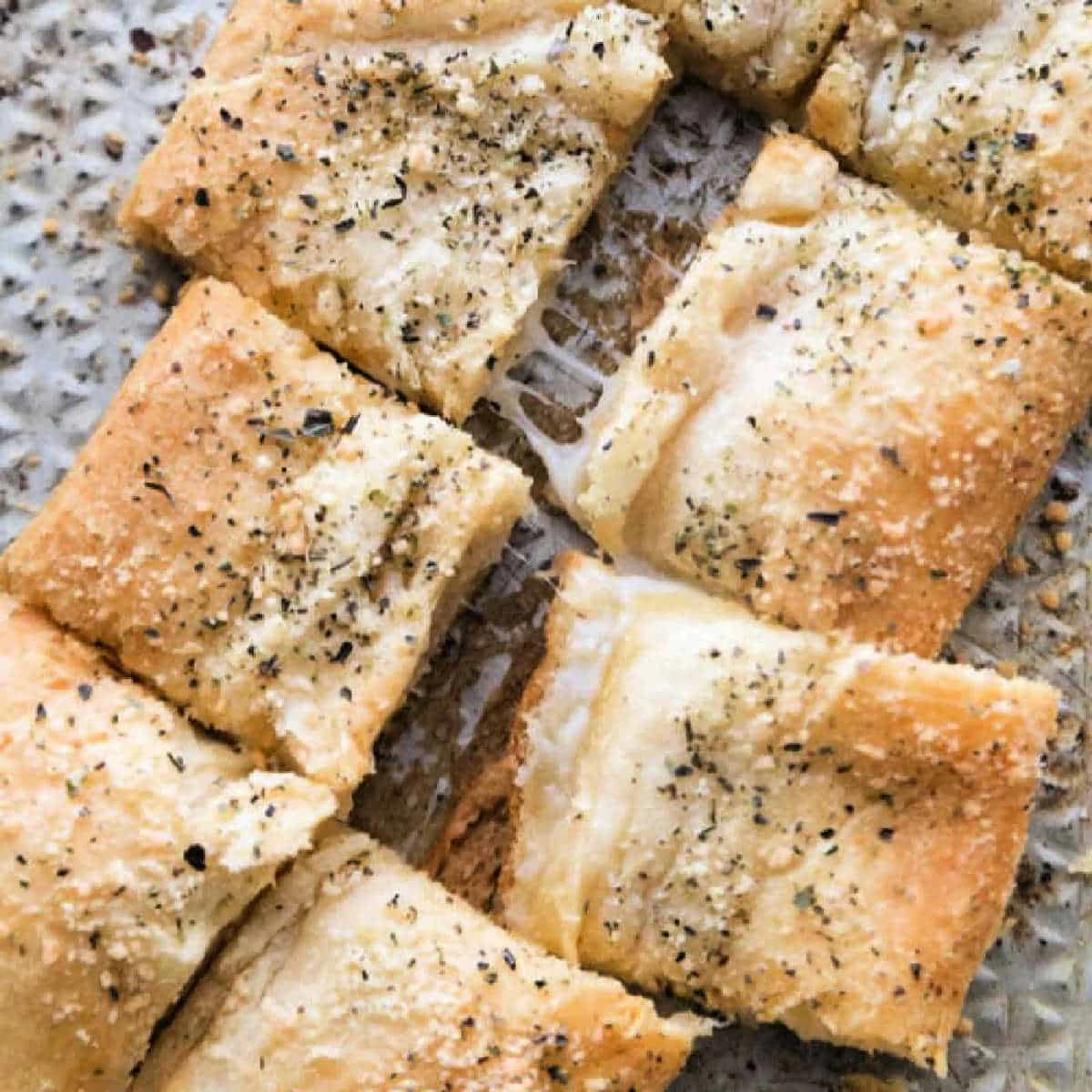 15-minute Stuffed Cheesy Bread