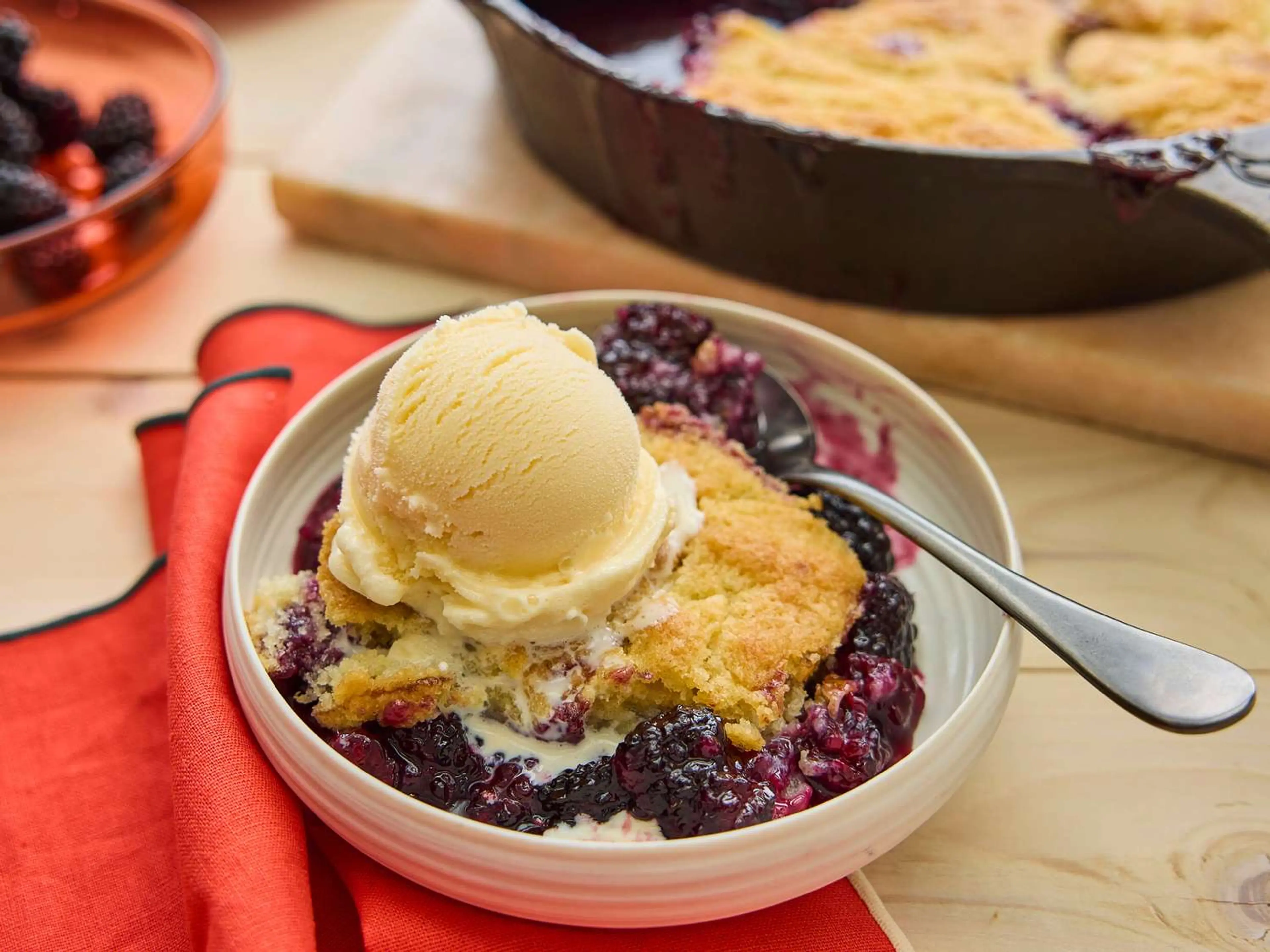 Easy Blackberry Cobbler