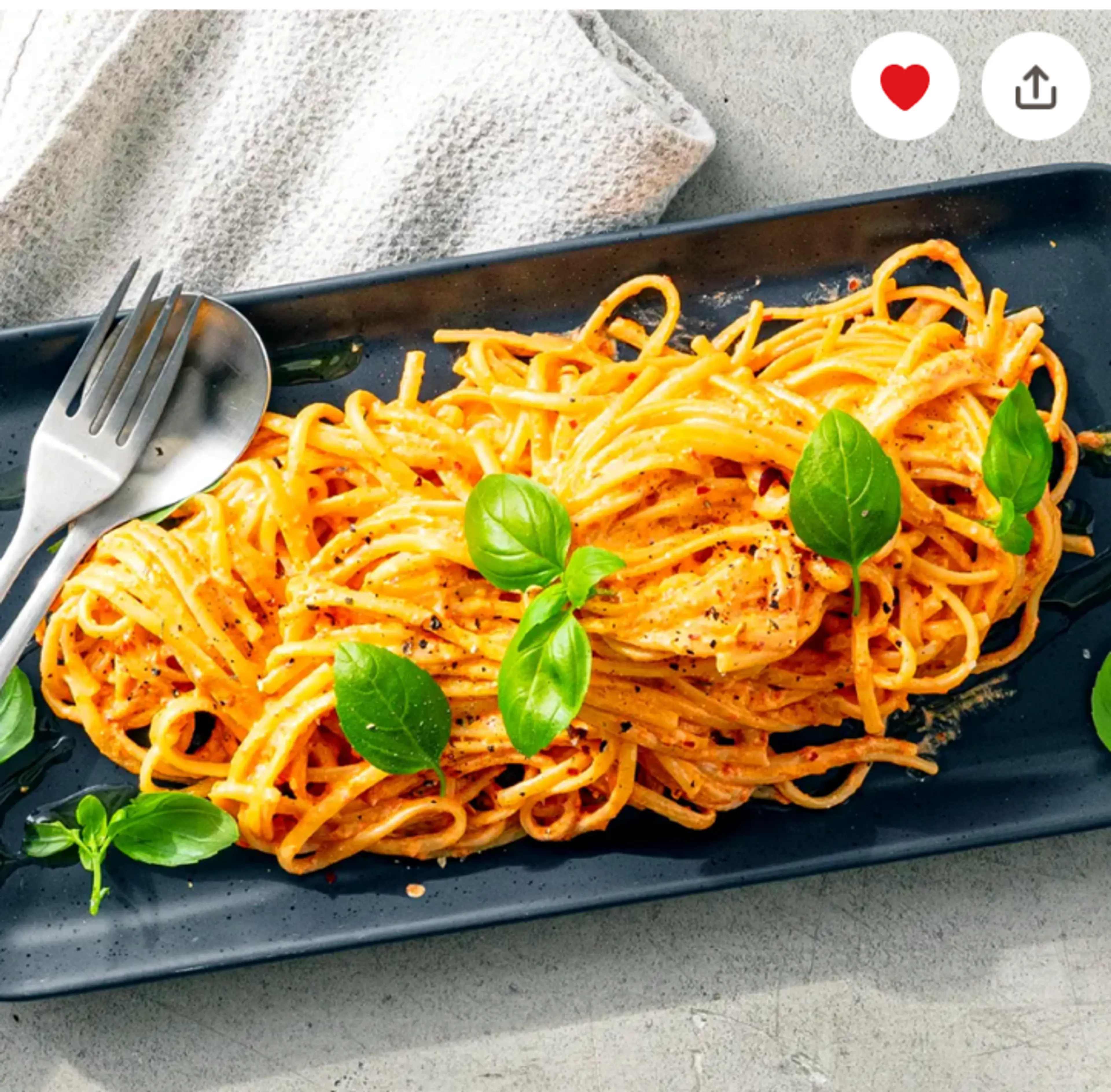 Frischkäse-Ajvar-Nudeln