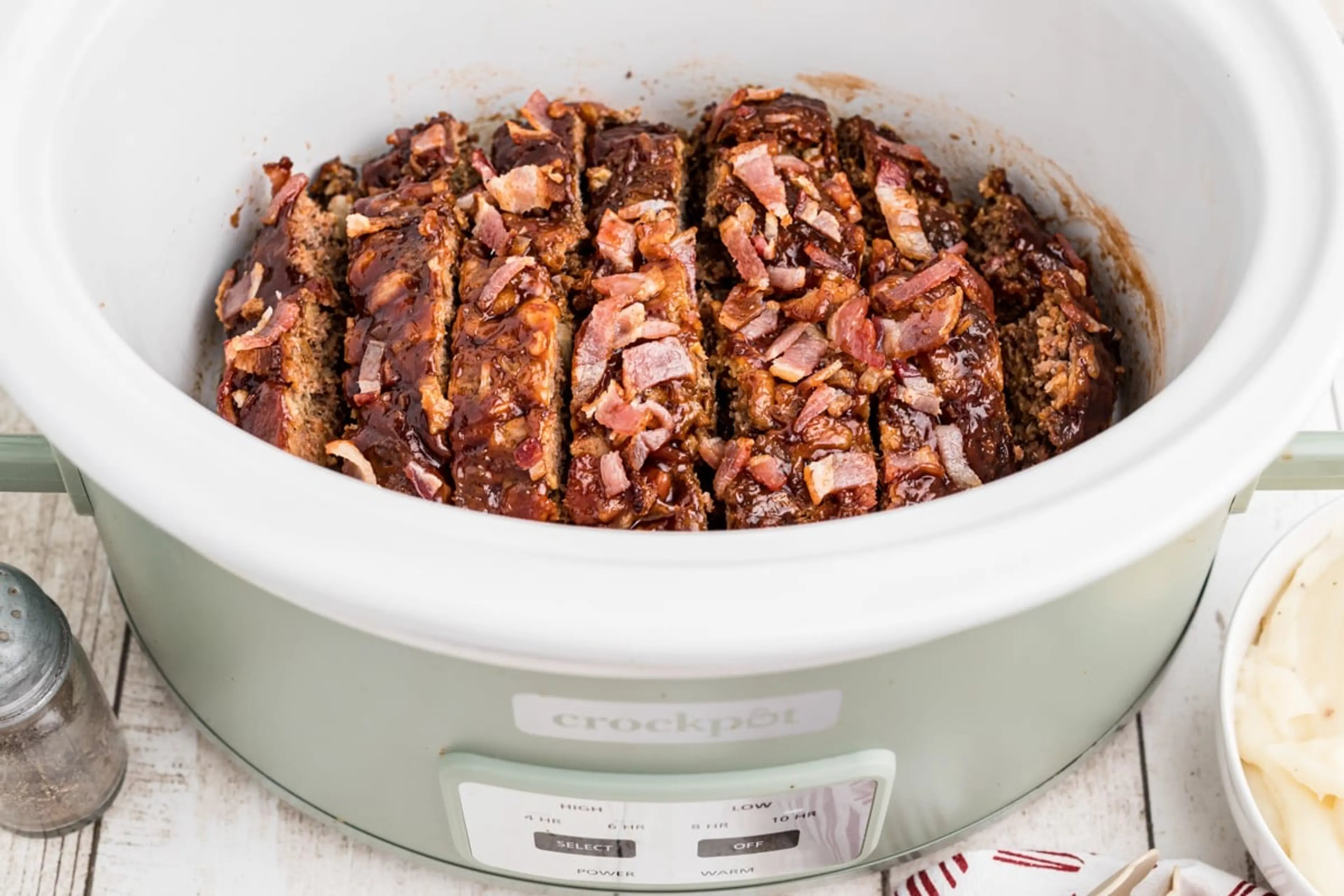 Slow Cooker Bacon Barbecue Meatloaf