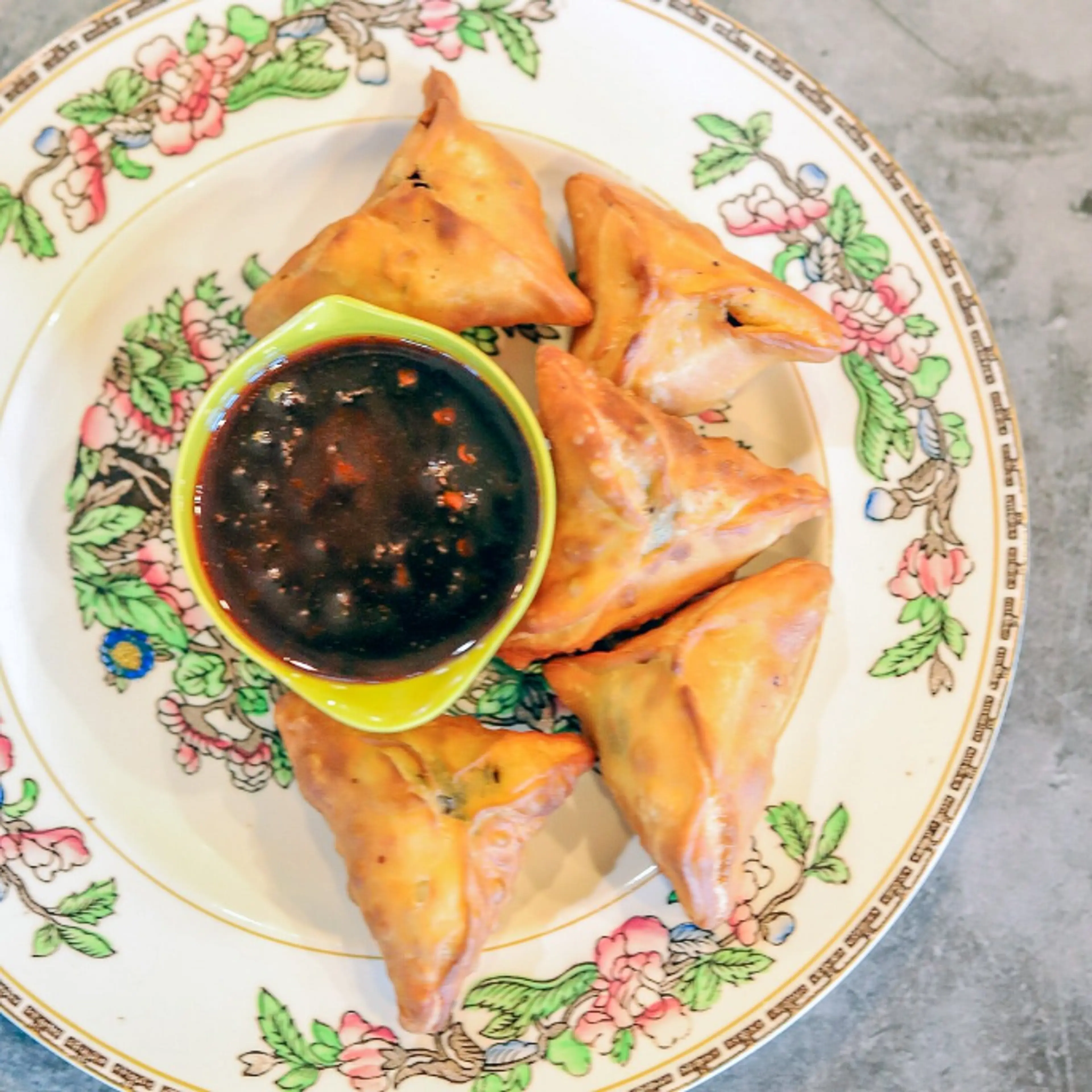 Sambousek (Lebanese Meat-Filled Savory Pies)