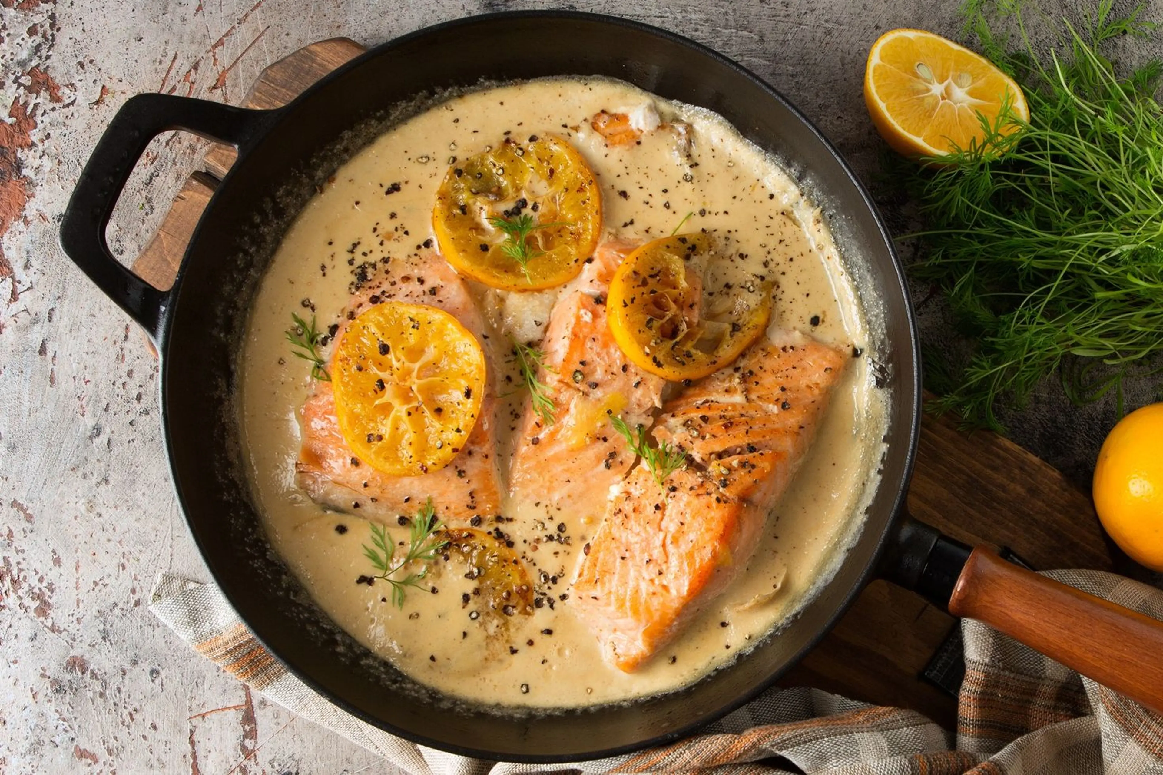 Lachs in Zitronen-Sahnesoße