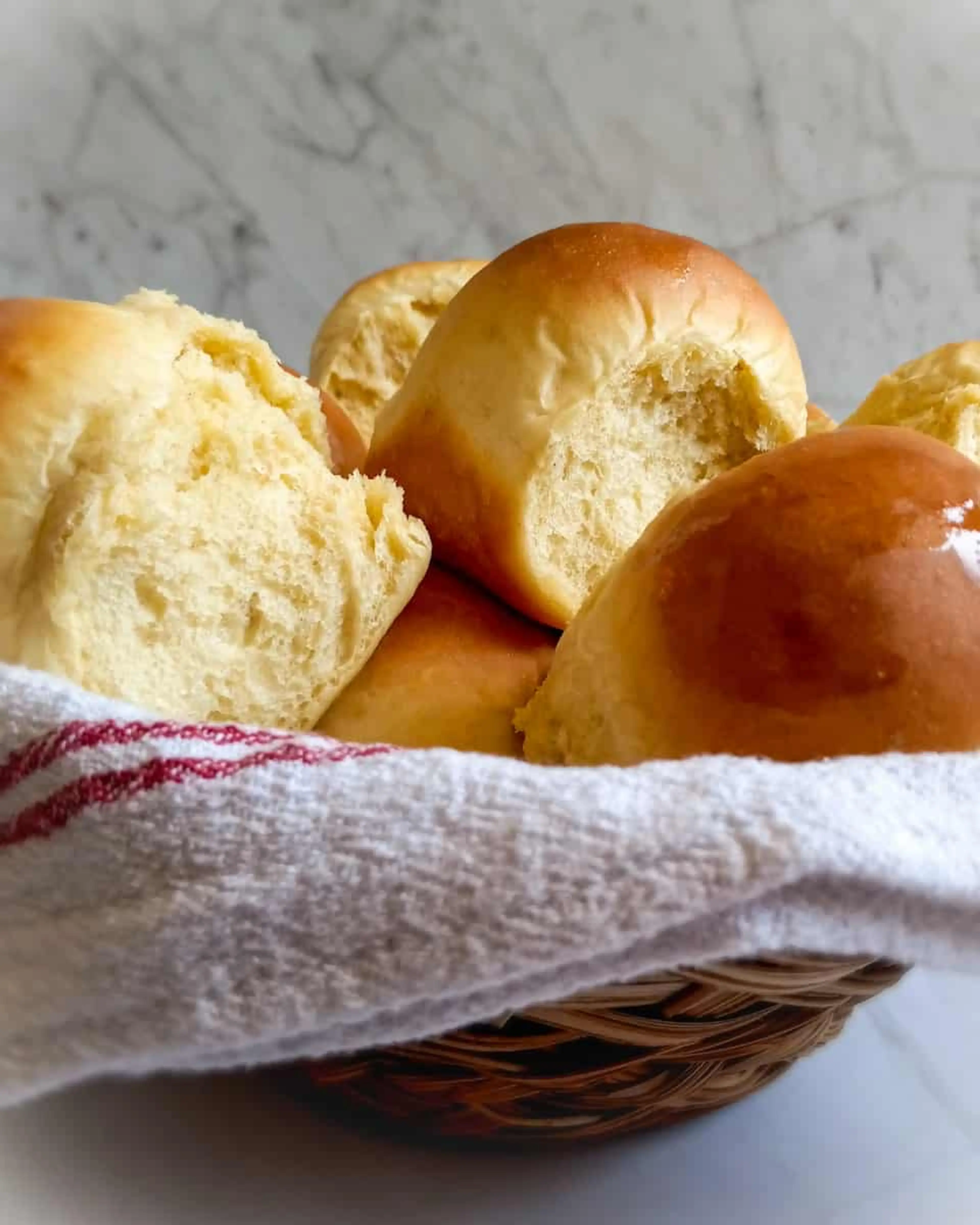 Amish Dinner Rolls Recipe (60 Minute Rolls)