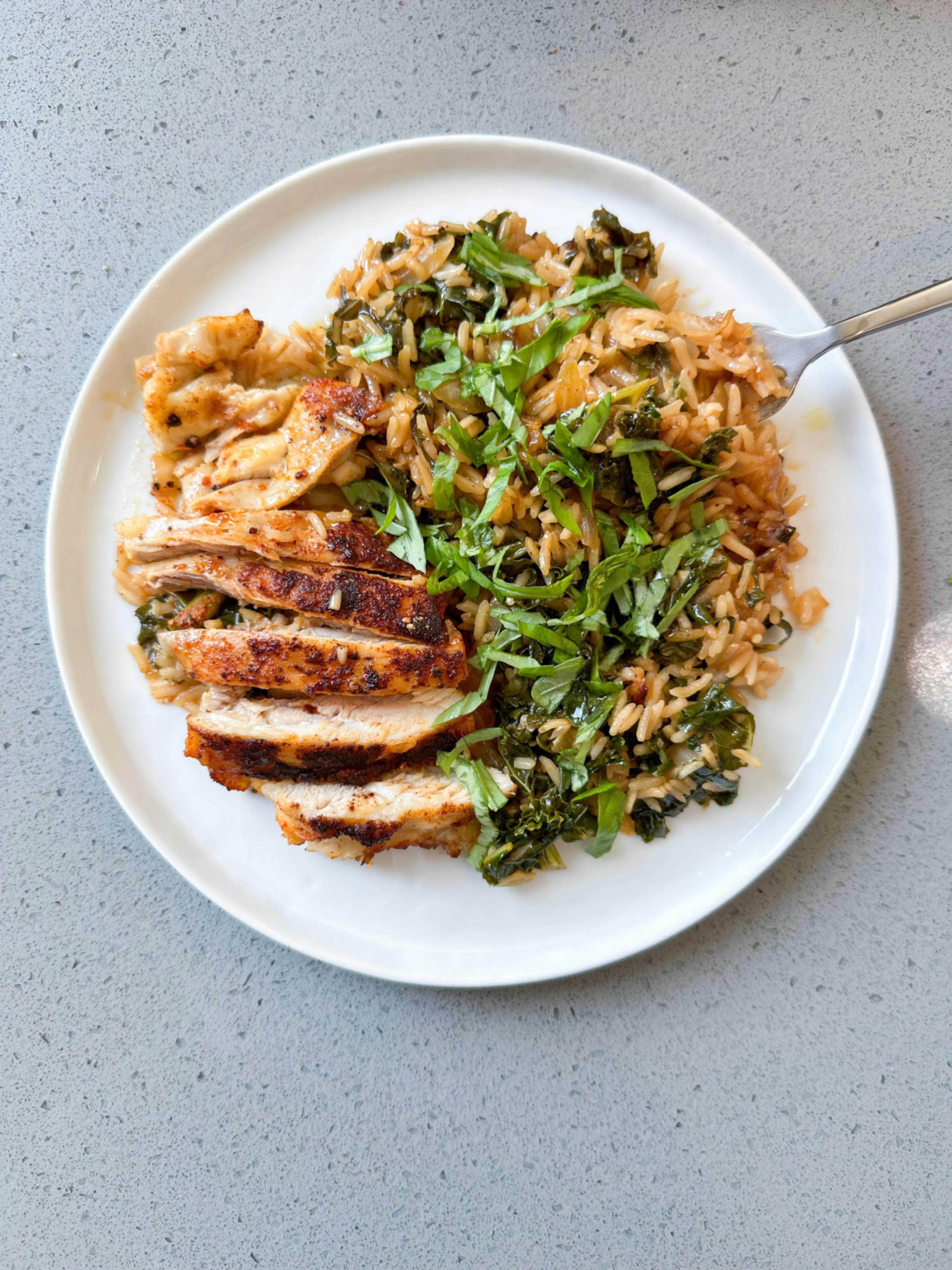 ONE-POT LEMONY CHICKEN THIGHS AND RICE