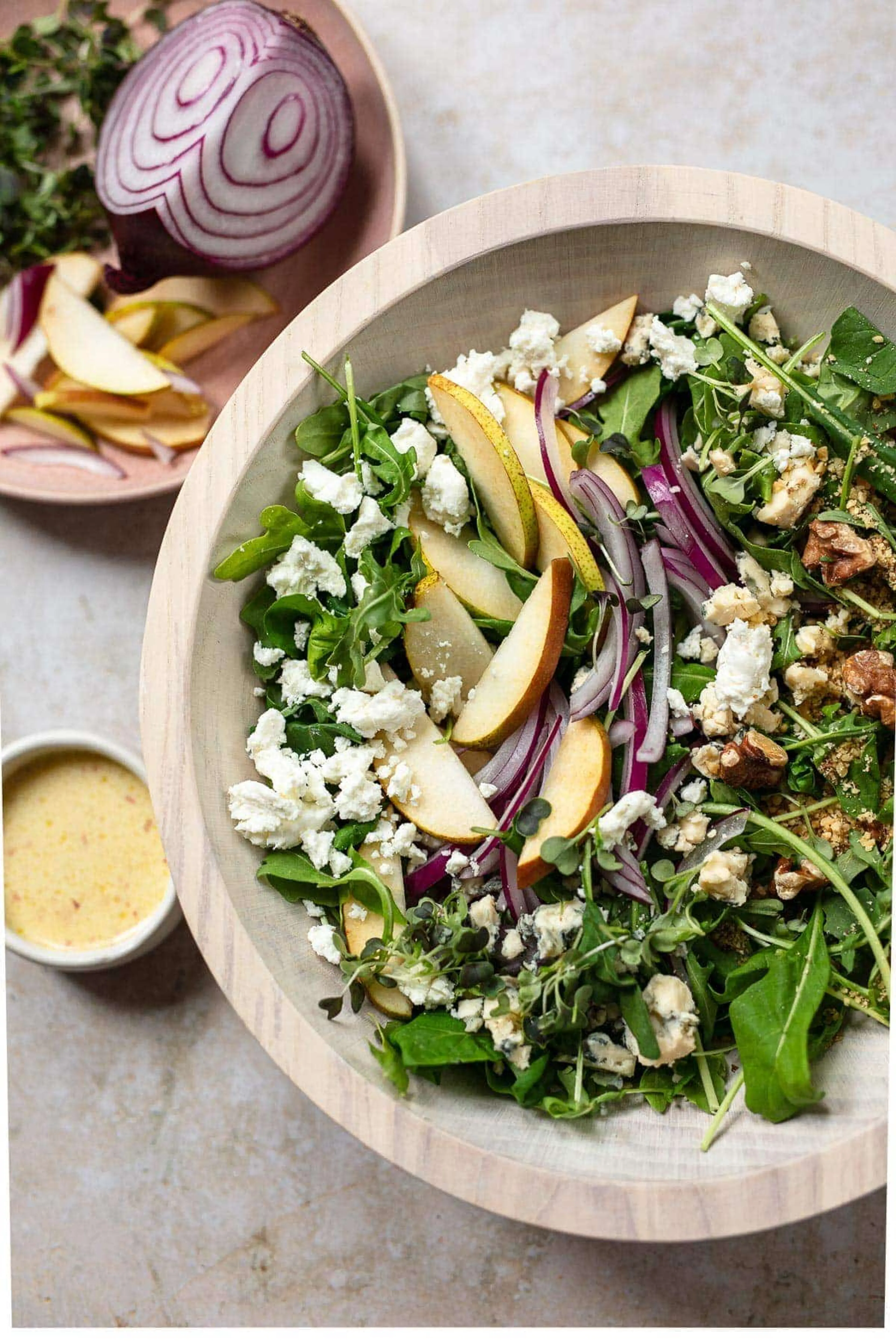 Arugula Salad with Pears, Goat Cheese and Walnuts