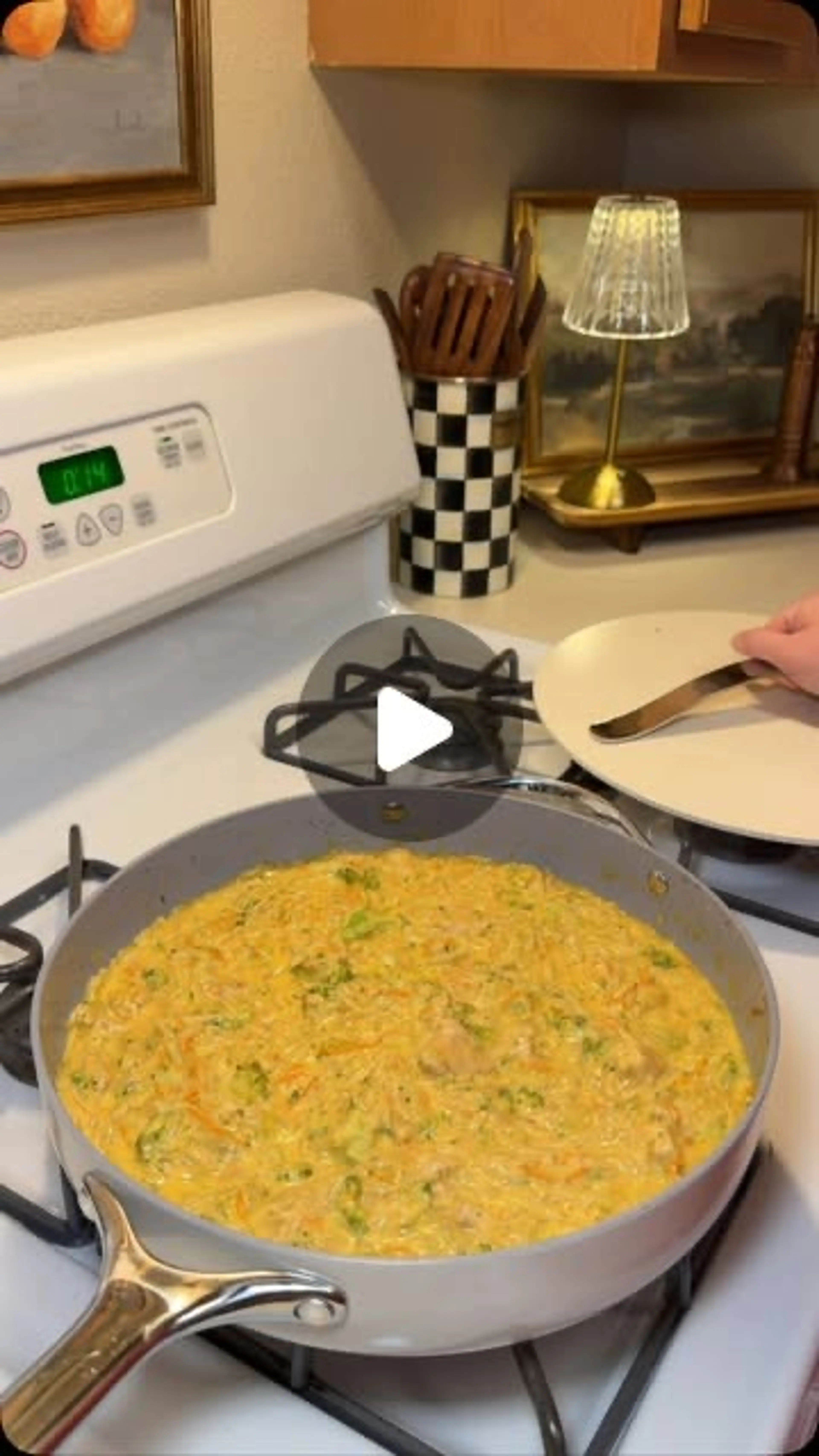 If You Love Broccoli Cheddar Soup, This One Pot Chicken Broc