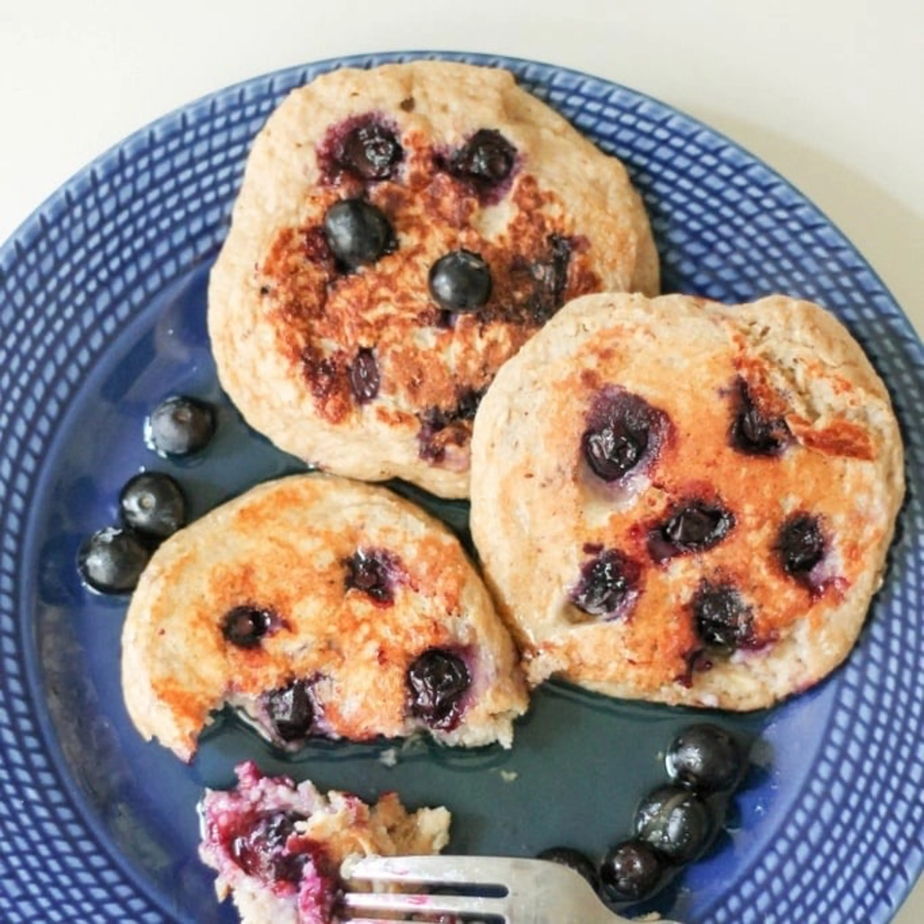 Oatmeal Blueberry Yogurt Pancakes (gluten free, high protein