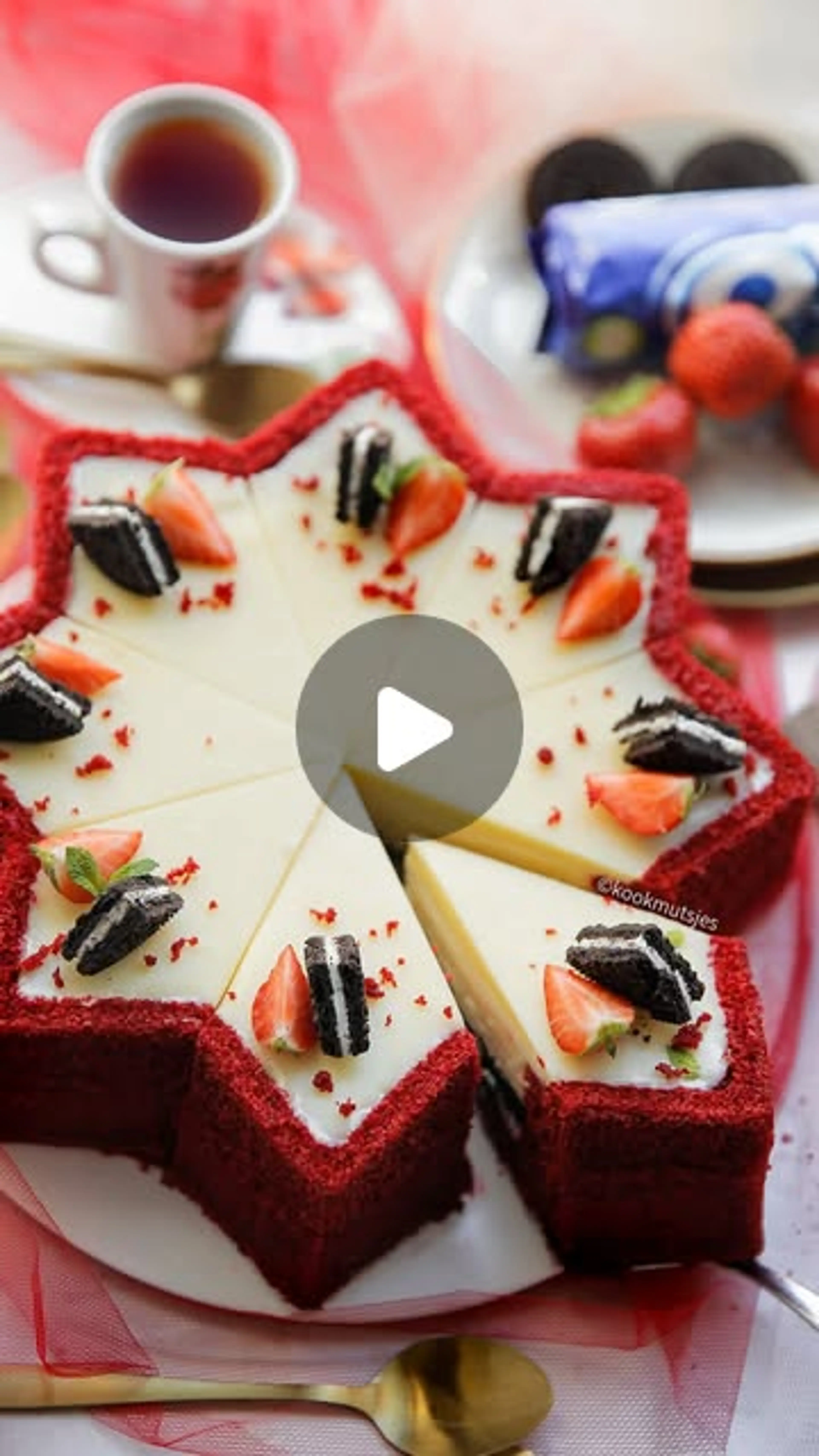 Red Velvet Oreo Cheesecake