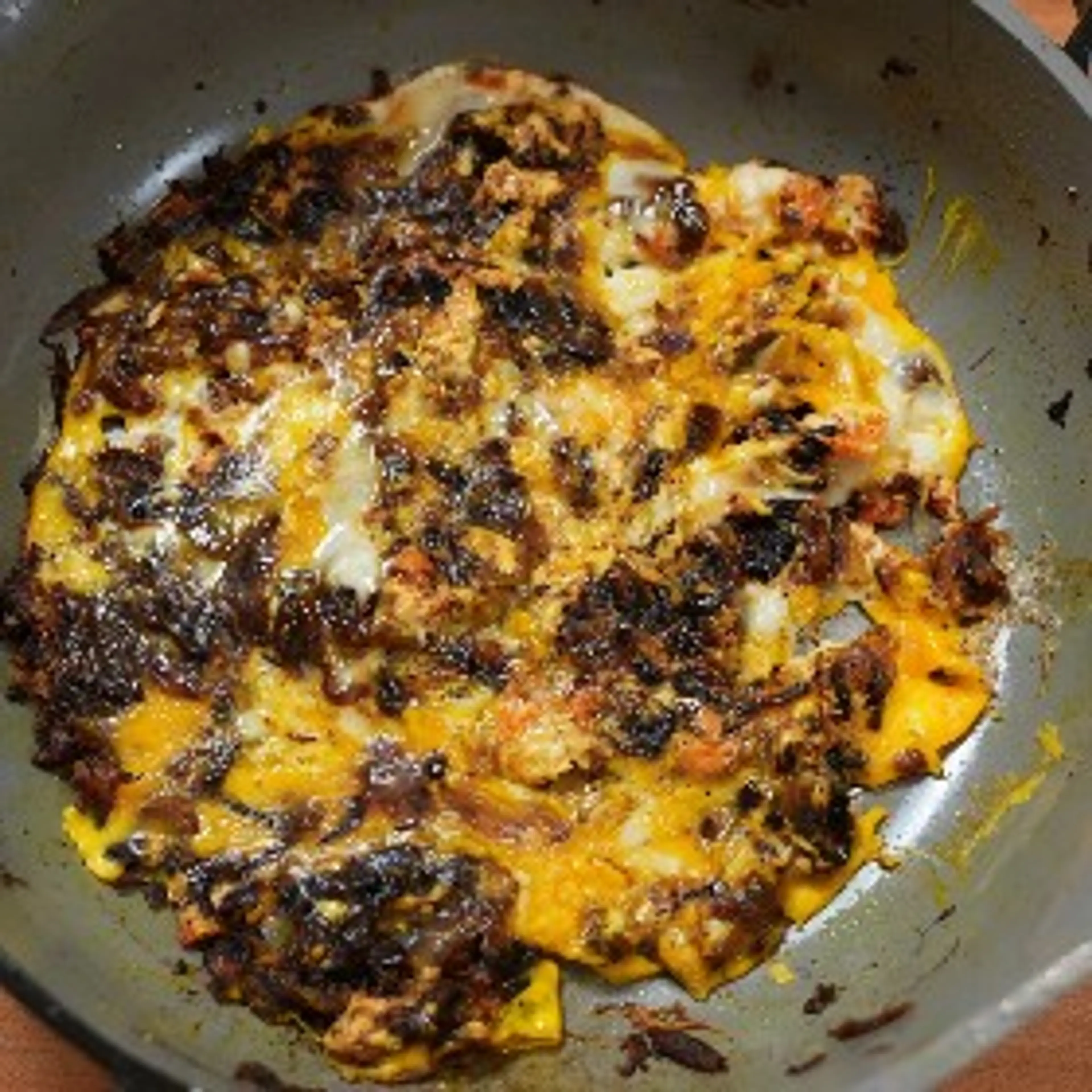 Nimrooye Piaz Dagh (Persian Caramelized Onion Omelette)
