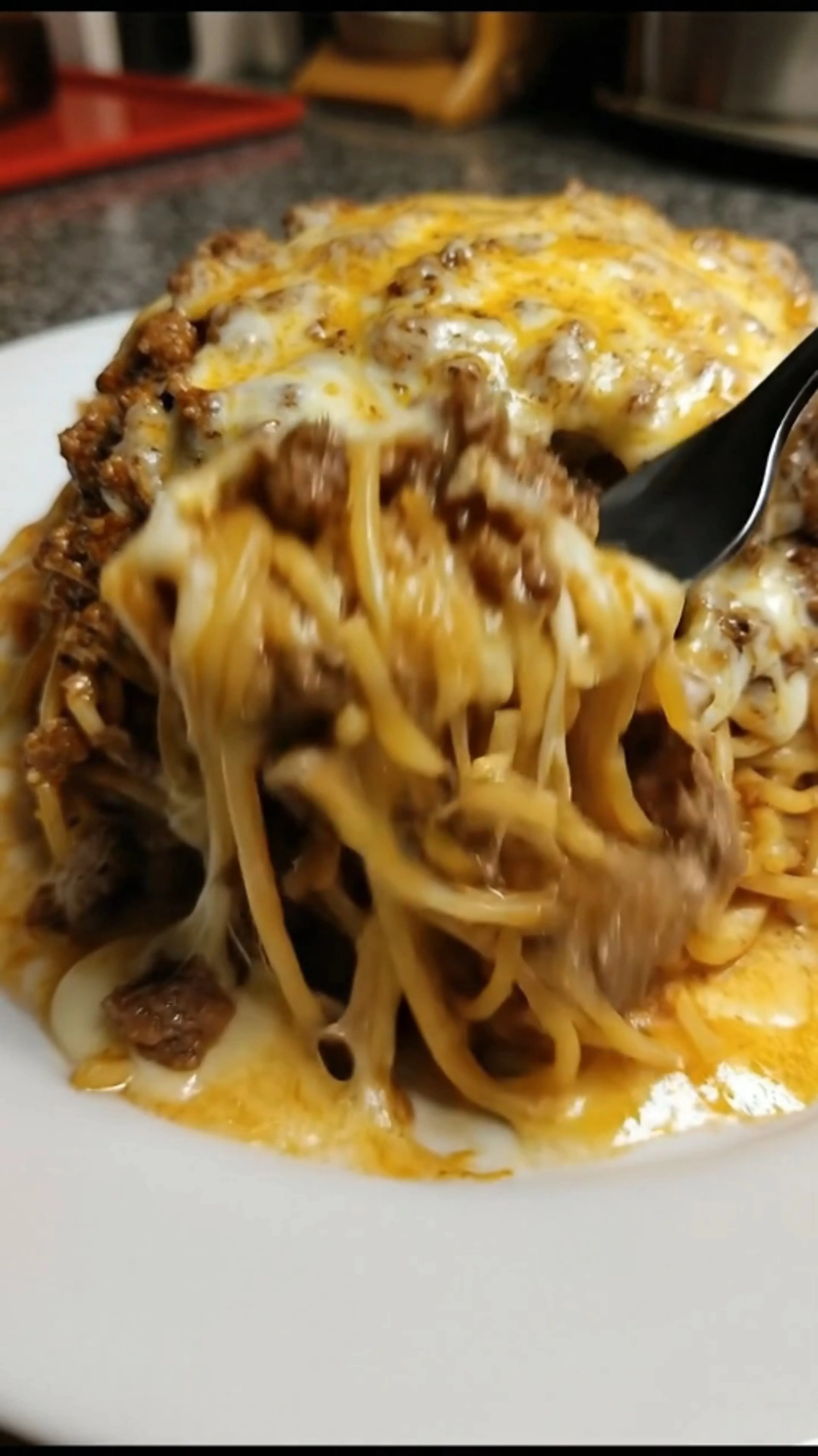 Cheesy Garlic Butter Beef Spaghetti in Creamy Cheddar Parmes