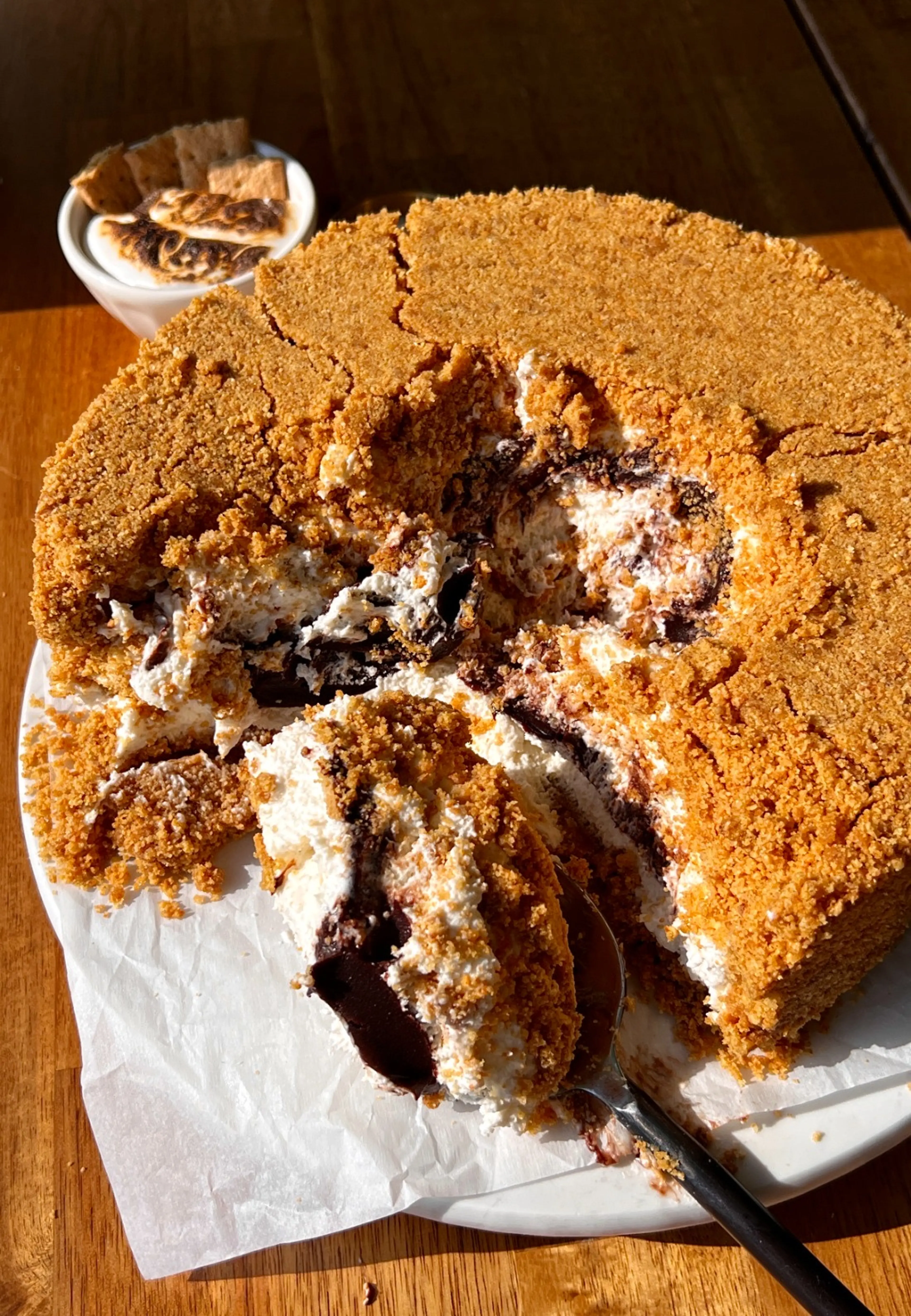 Fully Crusted Upside-Down S'mores Cheesecake (No-Bake)